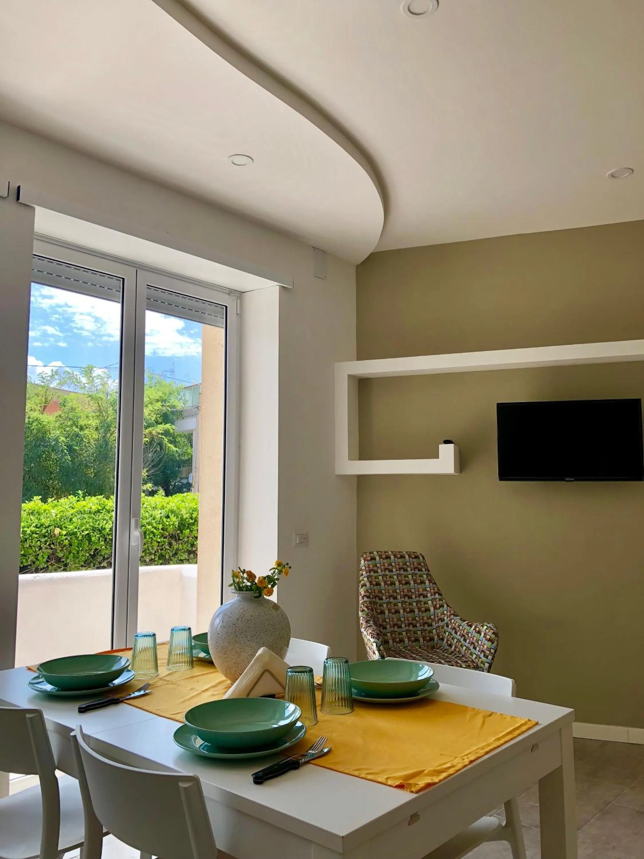 Dining area in La Via del Mare