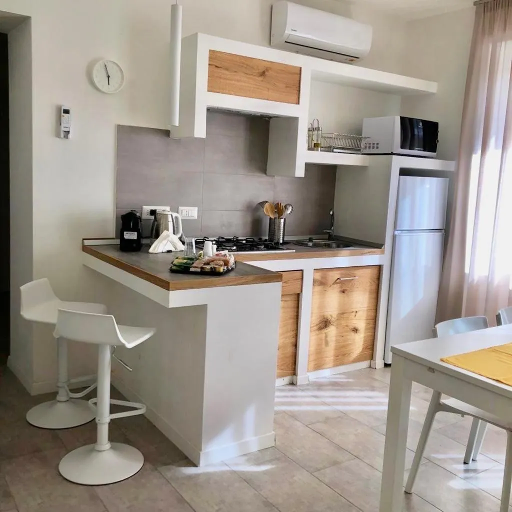 Kitchen or kitchenette in La Via del Mare