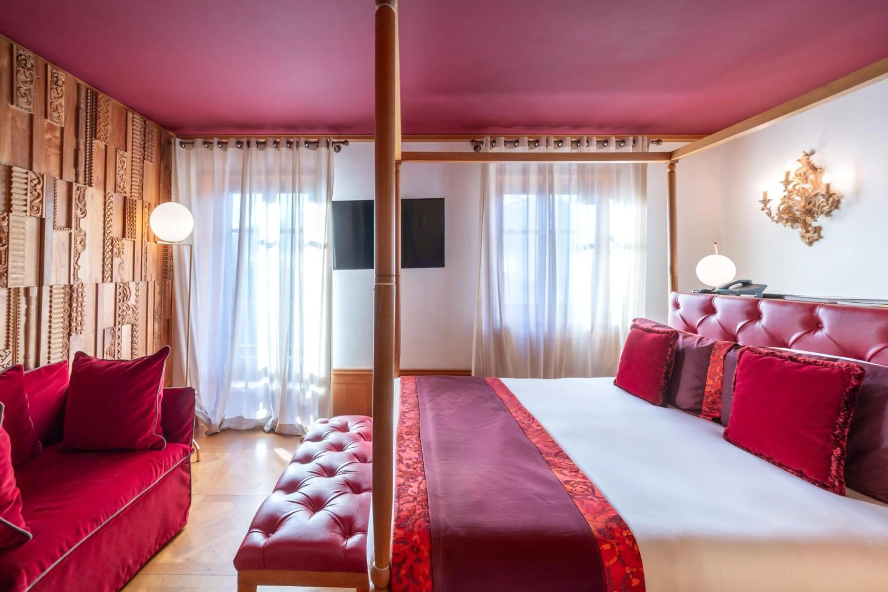 Bedroom, Bed in Ambra Cortina Luxury&Fashion Hotel
