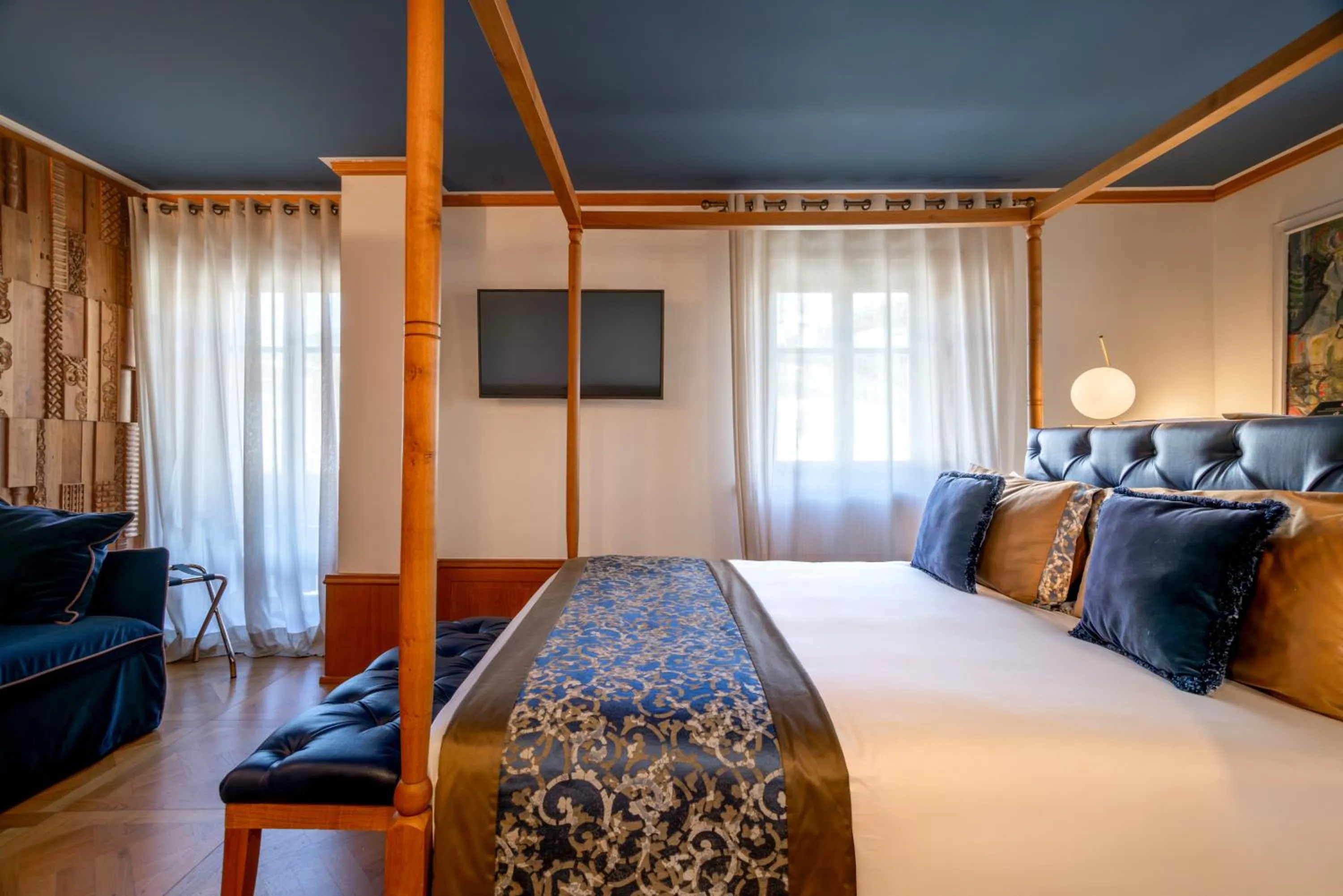 Bedroom, Bed in Ambra Cortina Luxury&Fashion Hotel