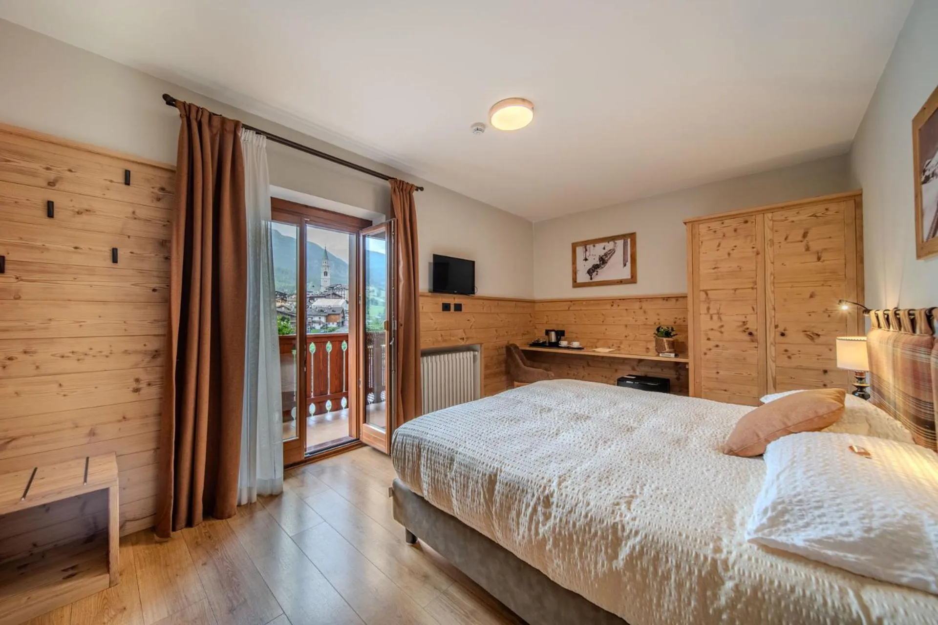 Bedroom, Bed in Hotel Panda Cortina- ricarica auto elettriche