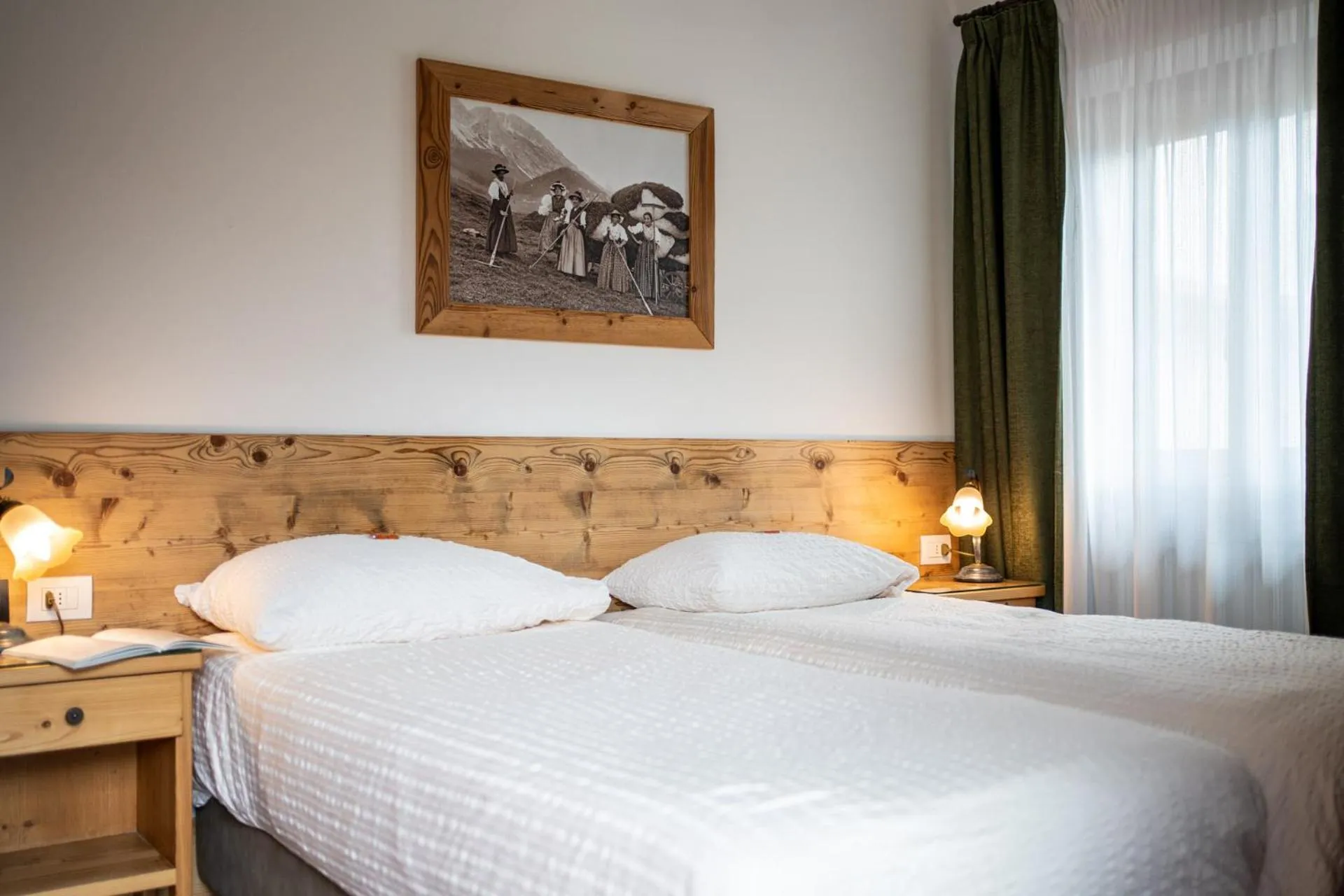 Bed in Hotel Panda Cortina- ricarica auto elettriche