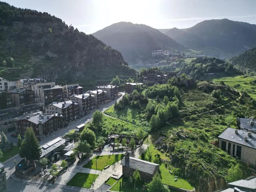 Property building in Mountain Hostel Tarter