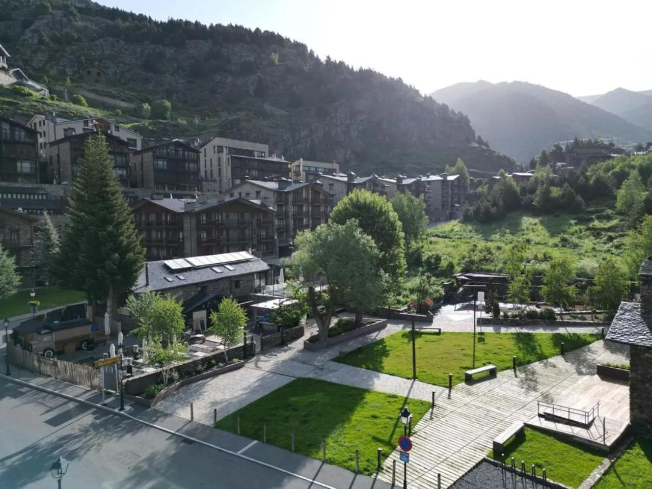 Property building in Mountain Hostel Tarter