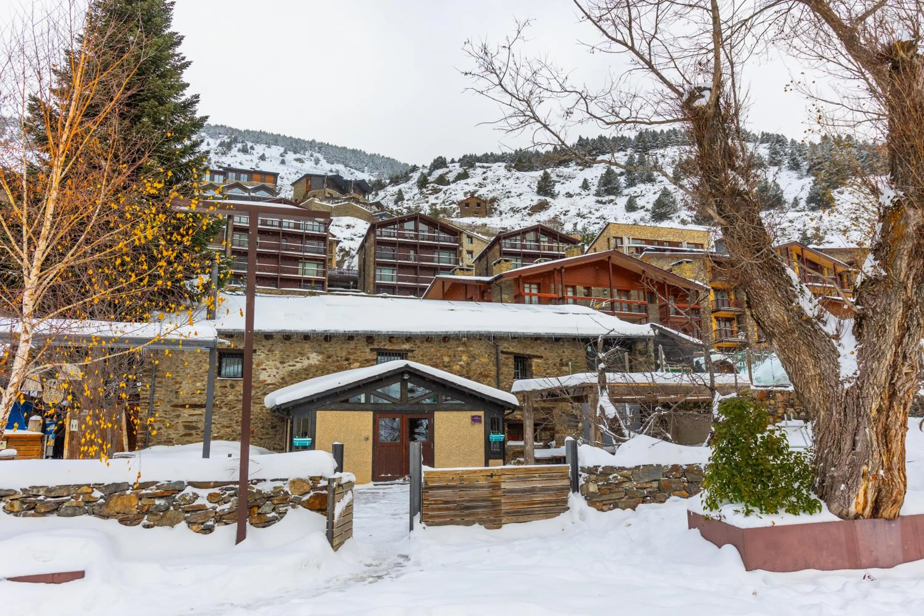 Property building in Mountain Hostel Tarter