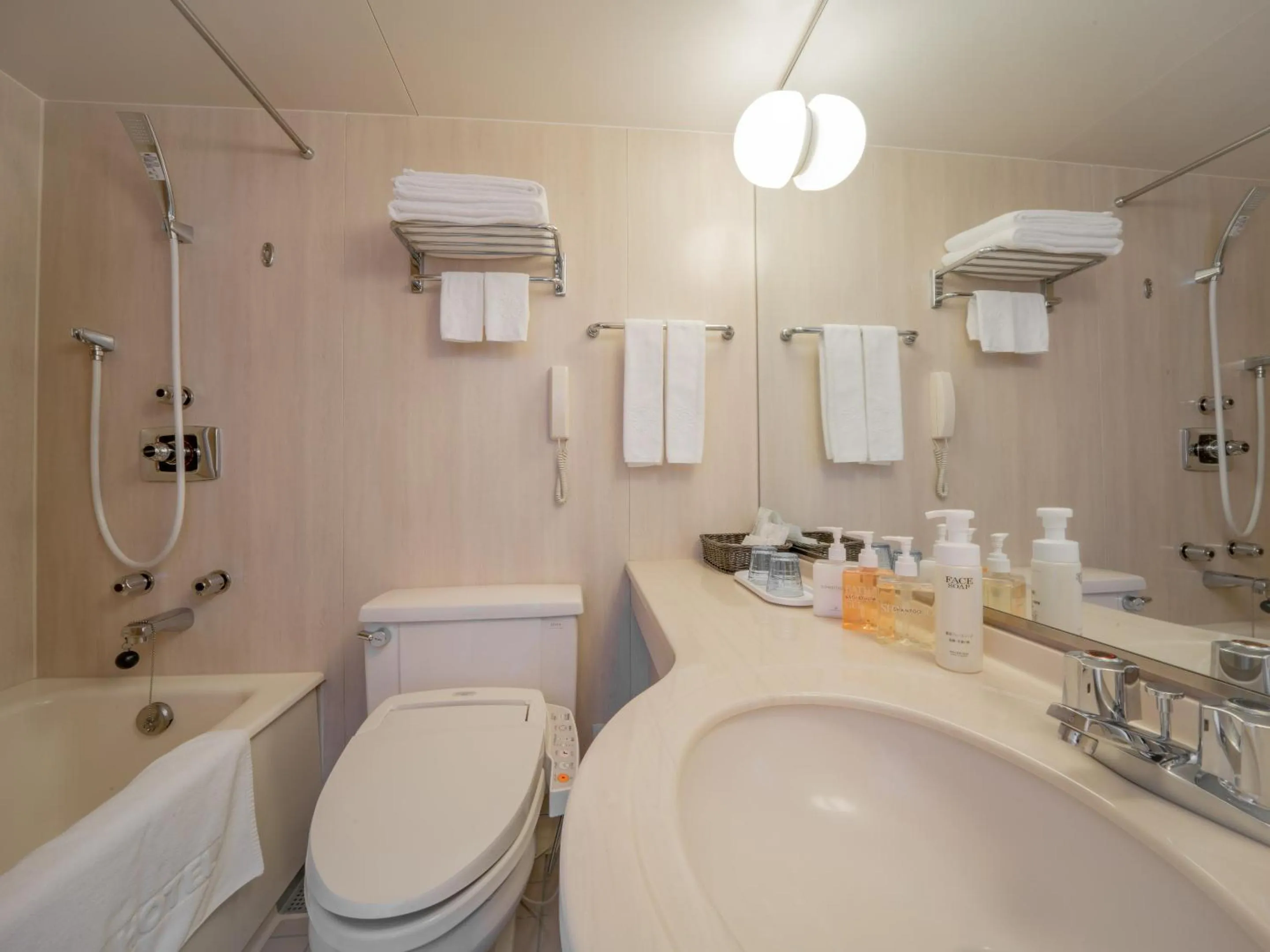 Toilet, Bathroom in Keio Plaza Hotel Tama