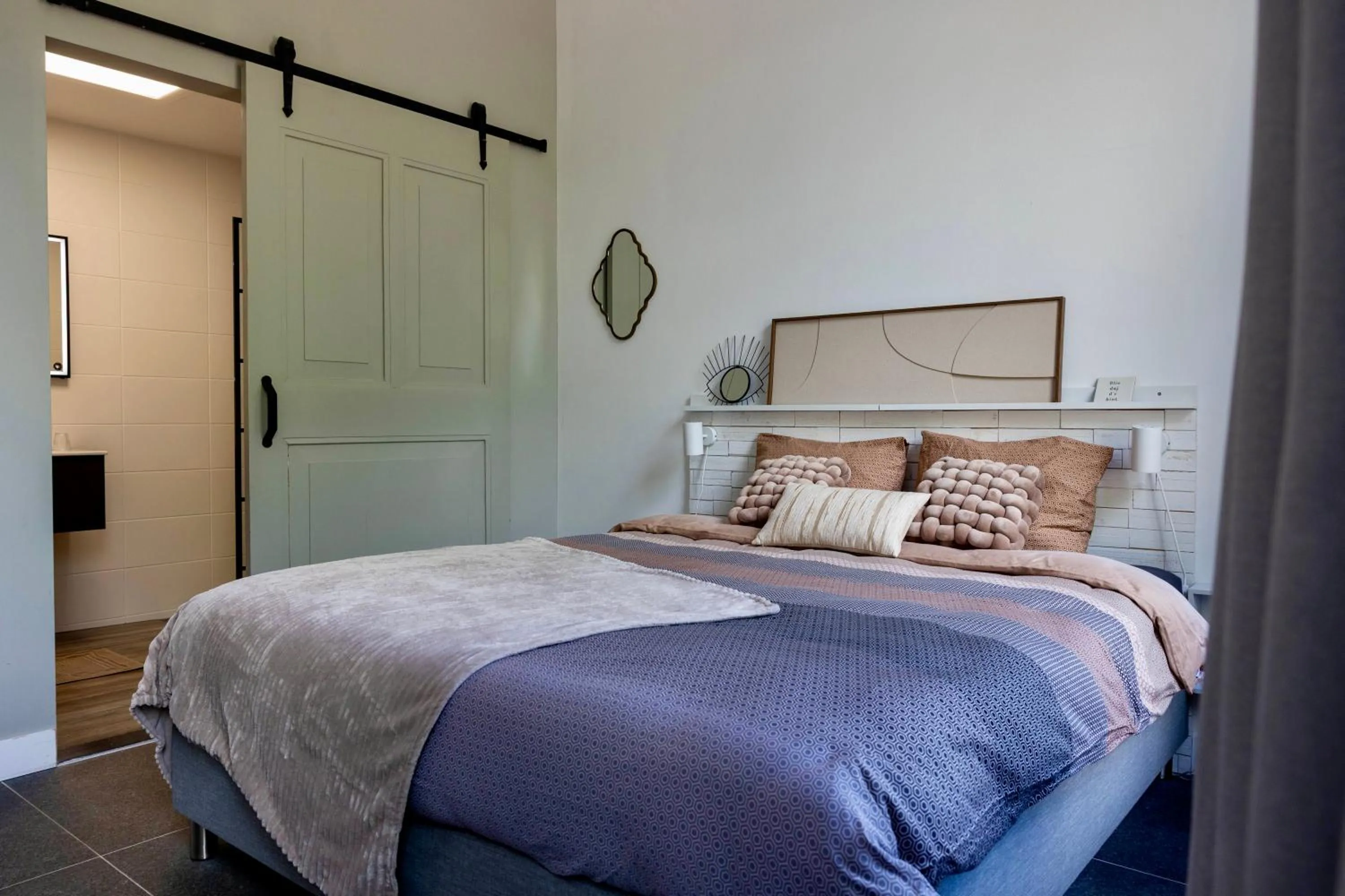 Bed in "In de Kloosterhof" Gratis privé parkeren