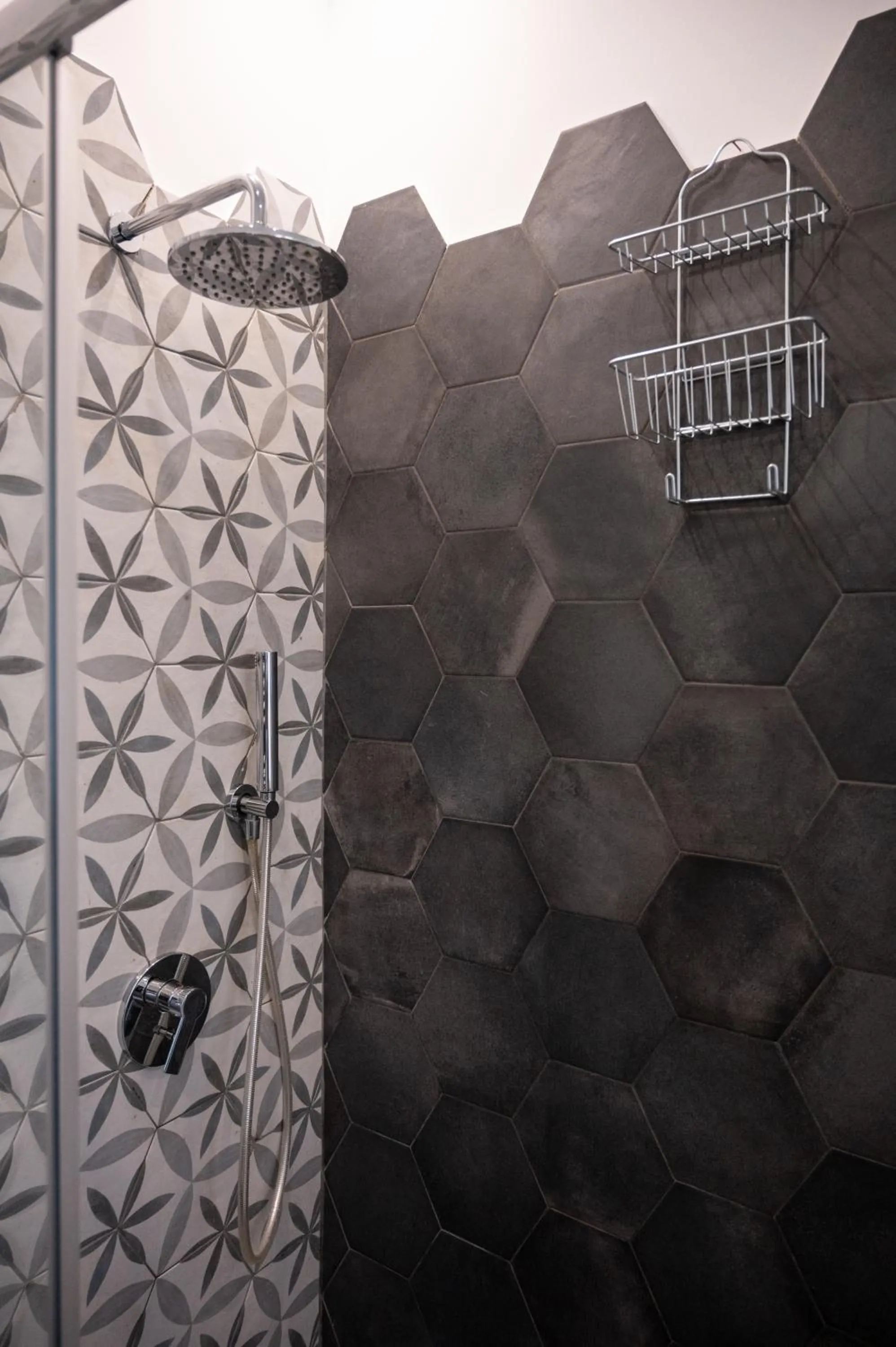 Shower in Ai Tre Mercati