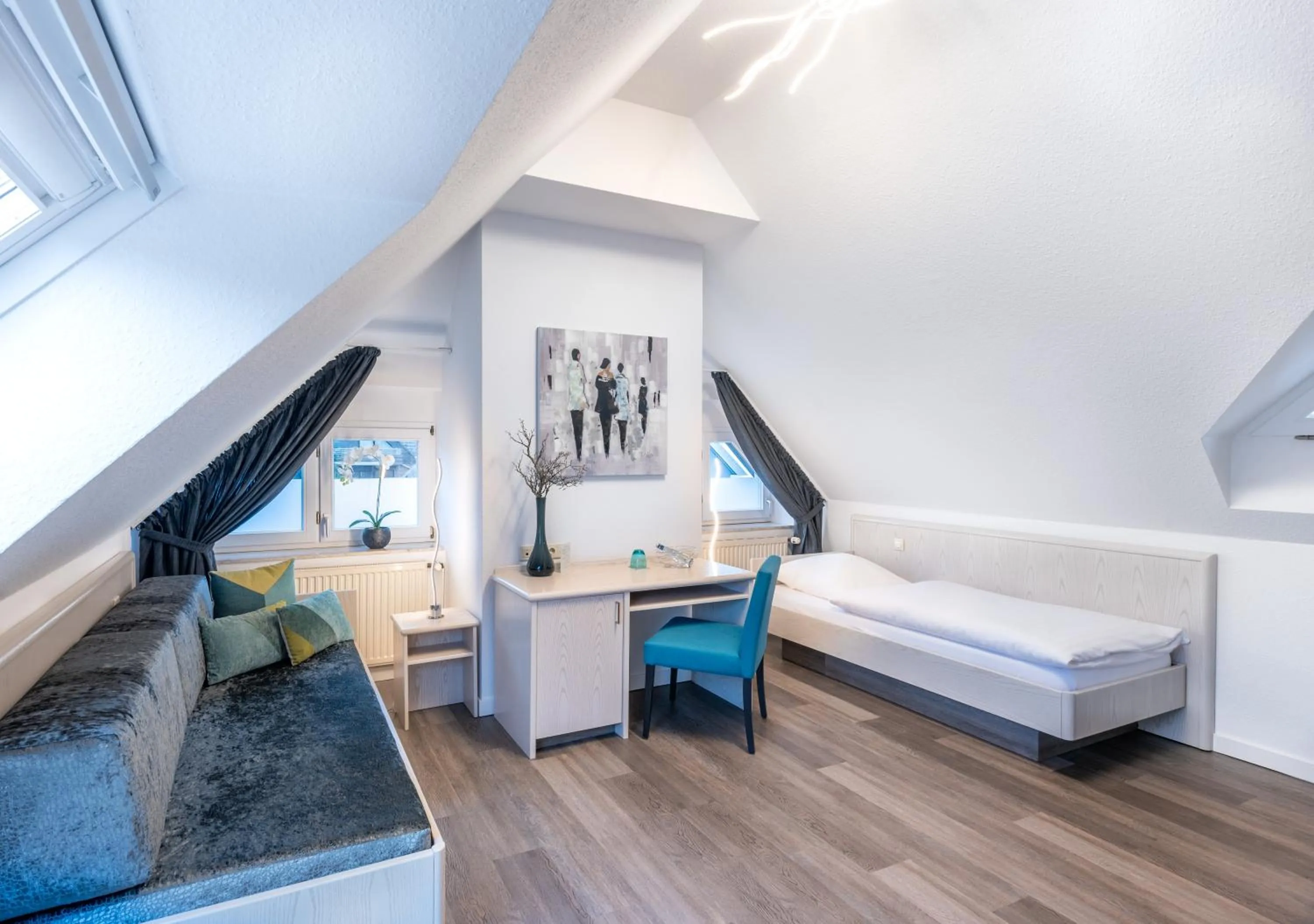 Photo of the whole room, Bed in Hotel Zur Krone