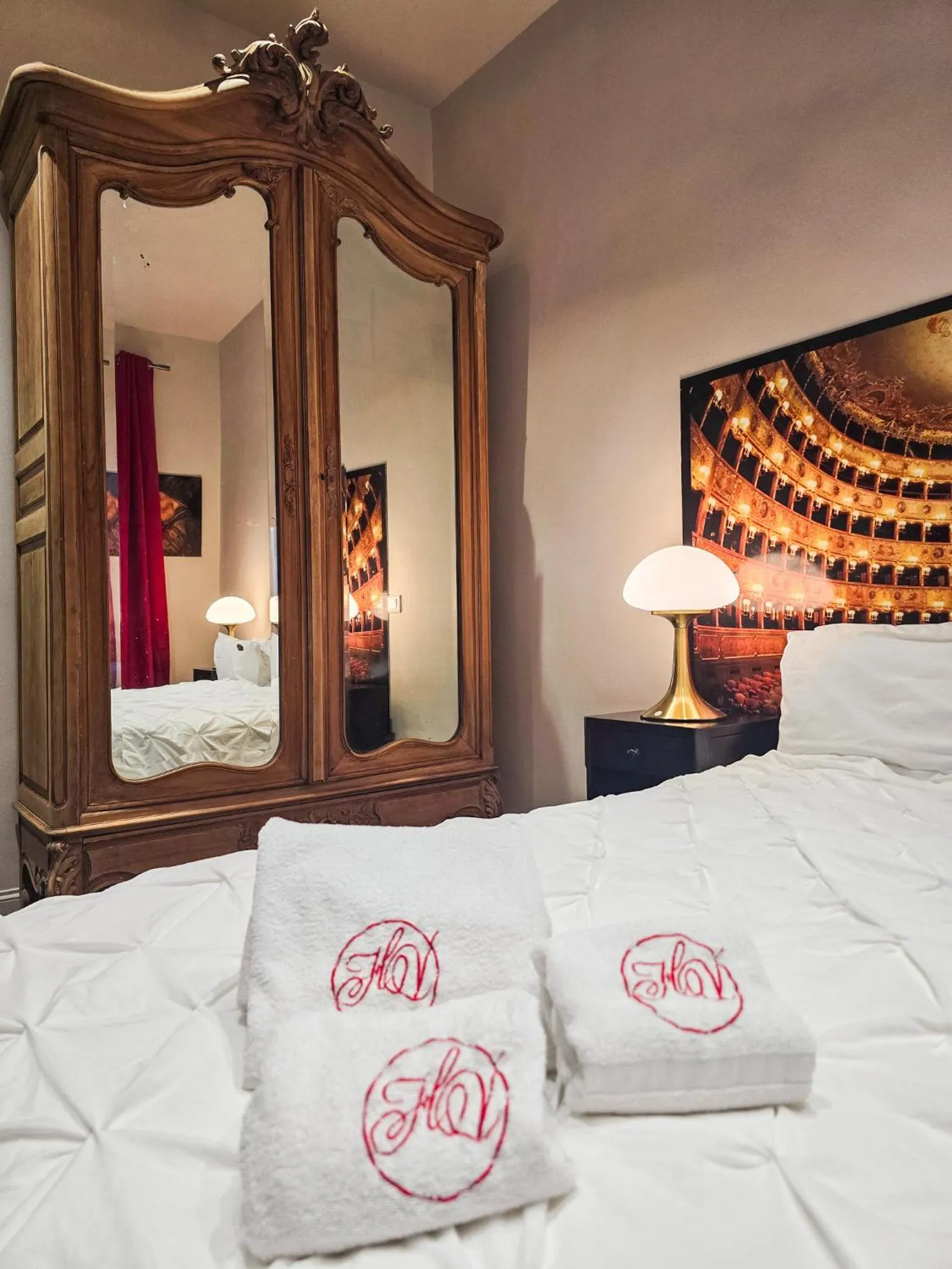 Bed in Hôtel Les Voyageurs