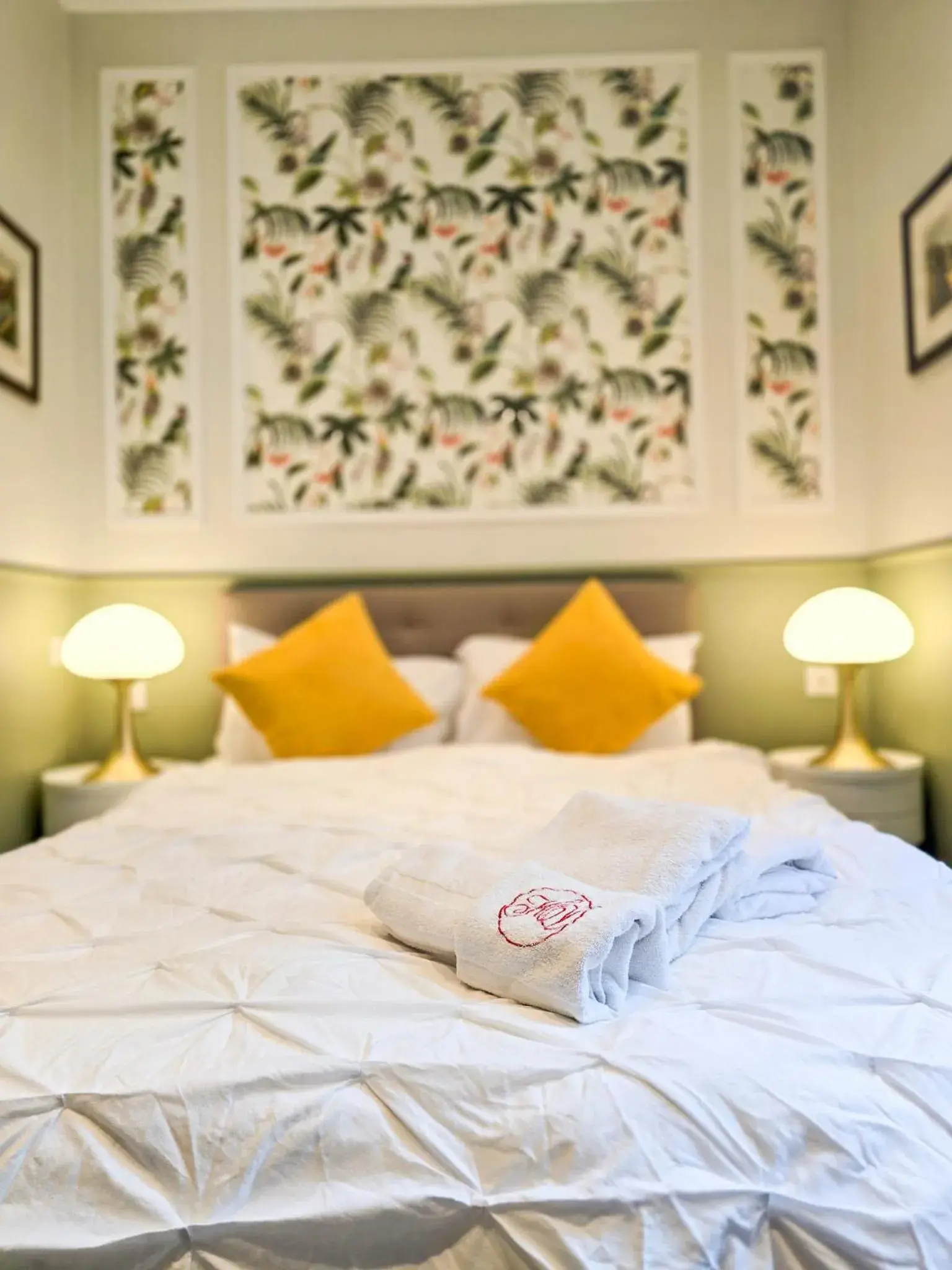 Standard Double Room in Hôtel Les Voyageurs Standard Double Room in Hôtel Les Voyageurs