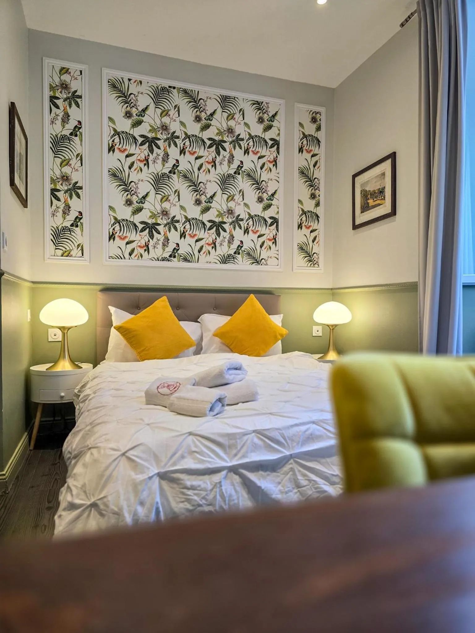 Bed in Hôtel Les Voyageurs