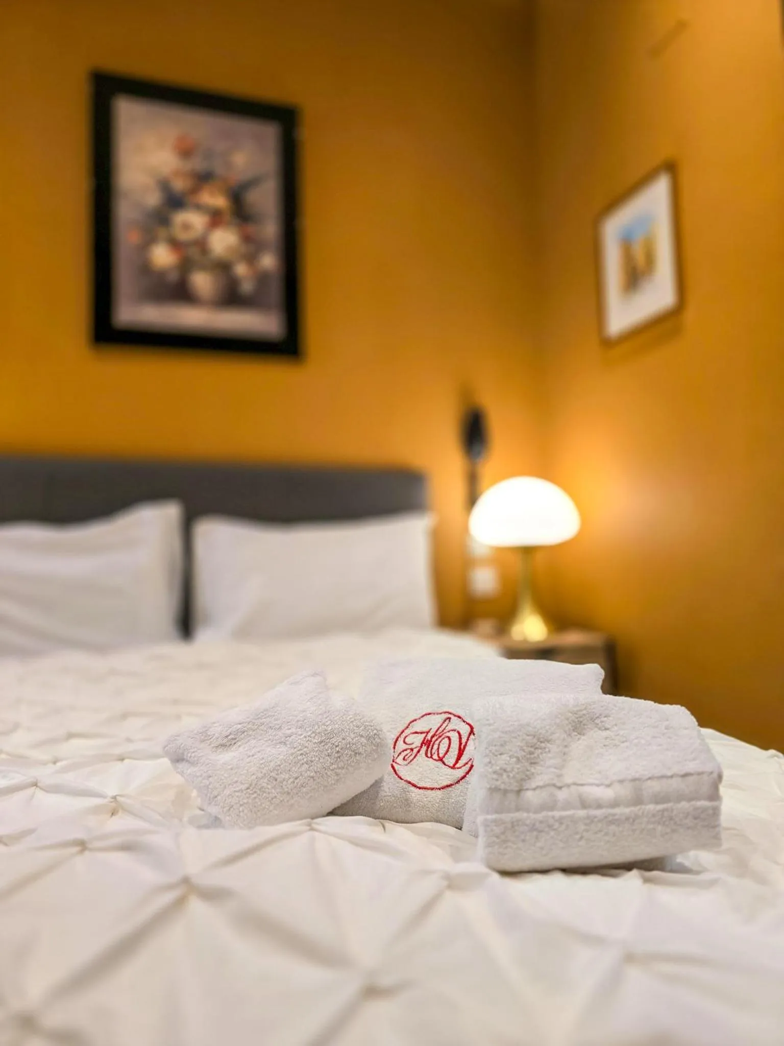 Bed in Hôtel Les Voyageurs