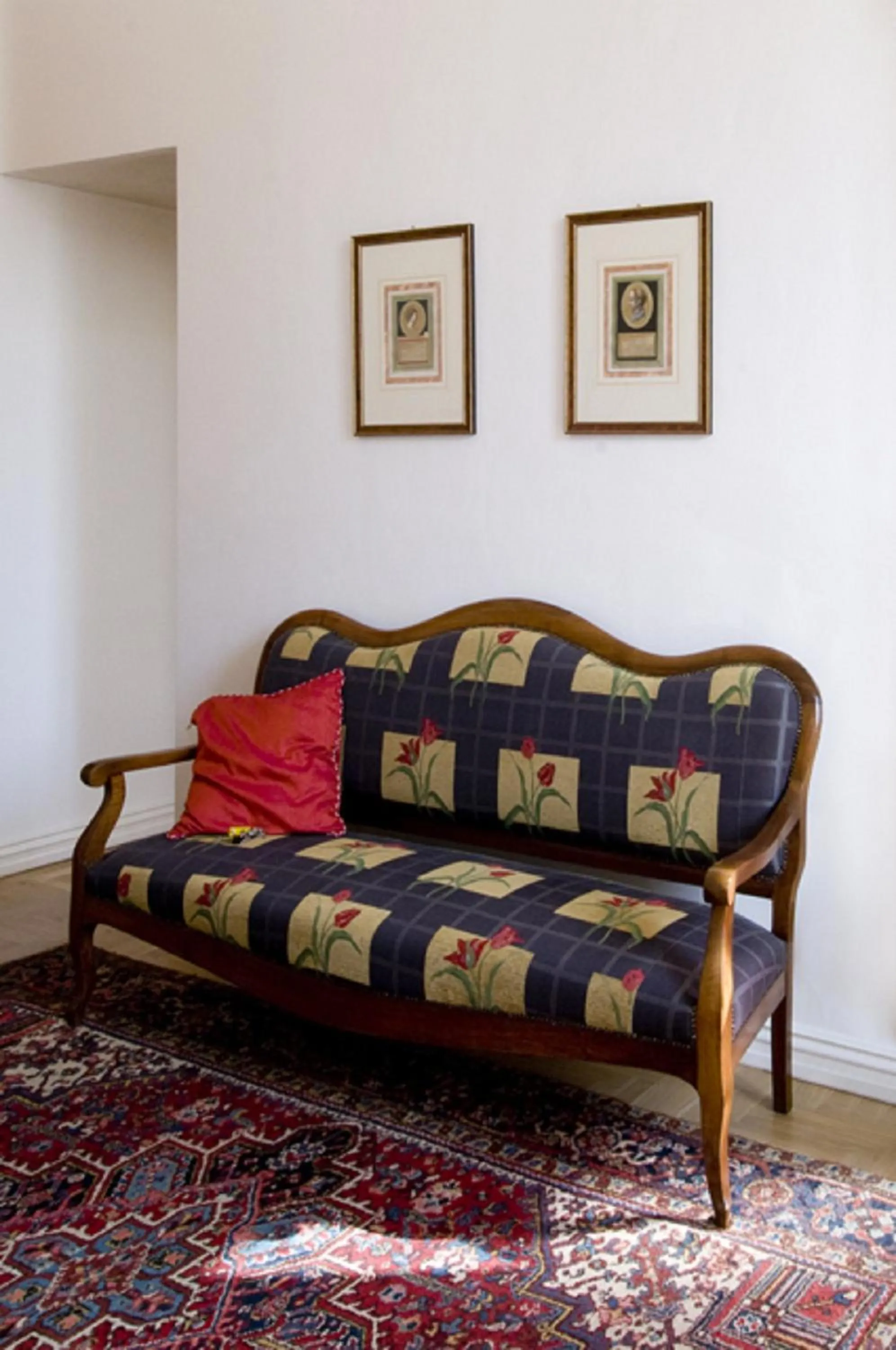 Decorative detail in Palazzo De Giorgi B&B