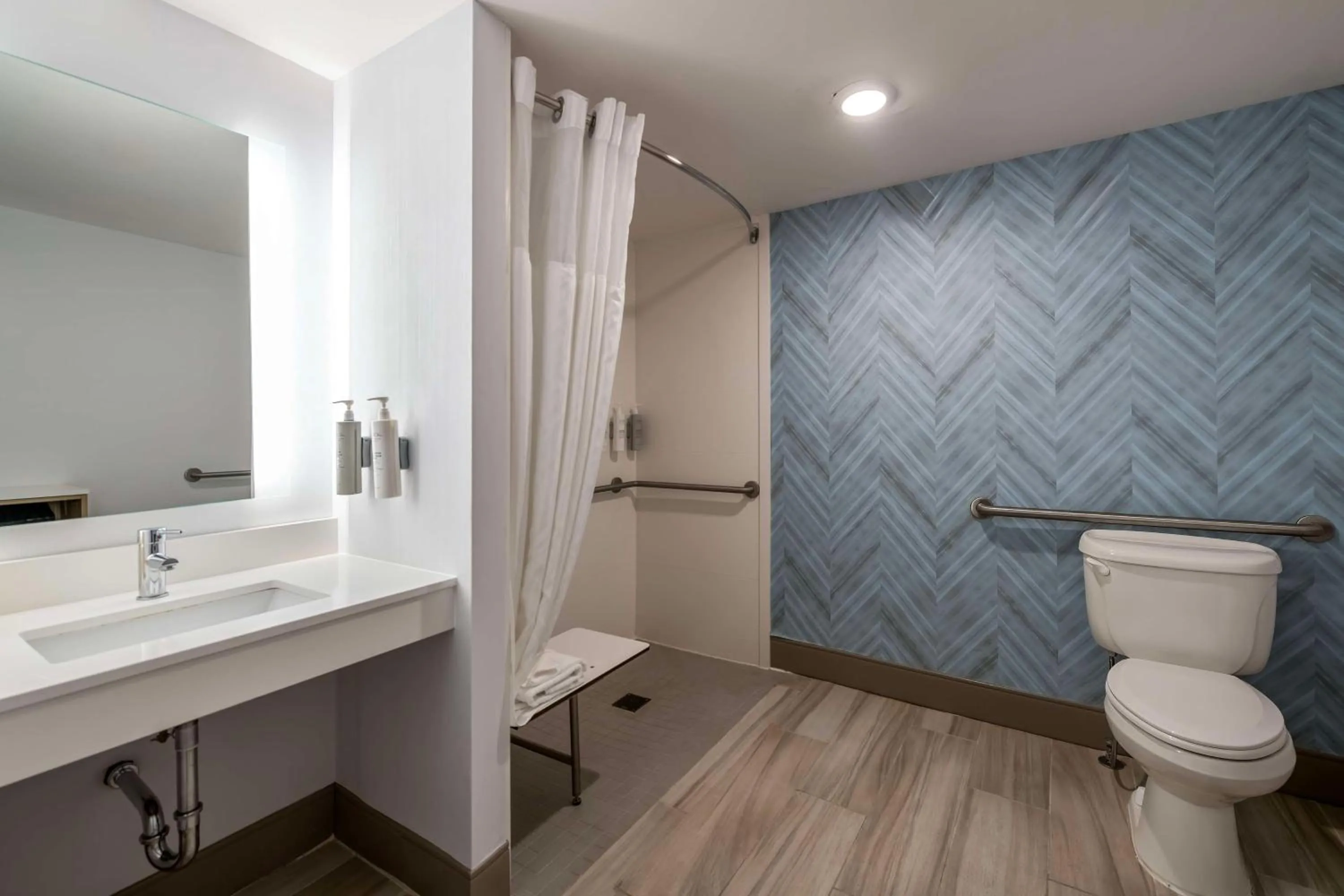 Bathroom in Hilton Garden Inn Williamsburg