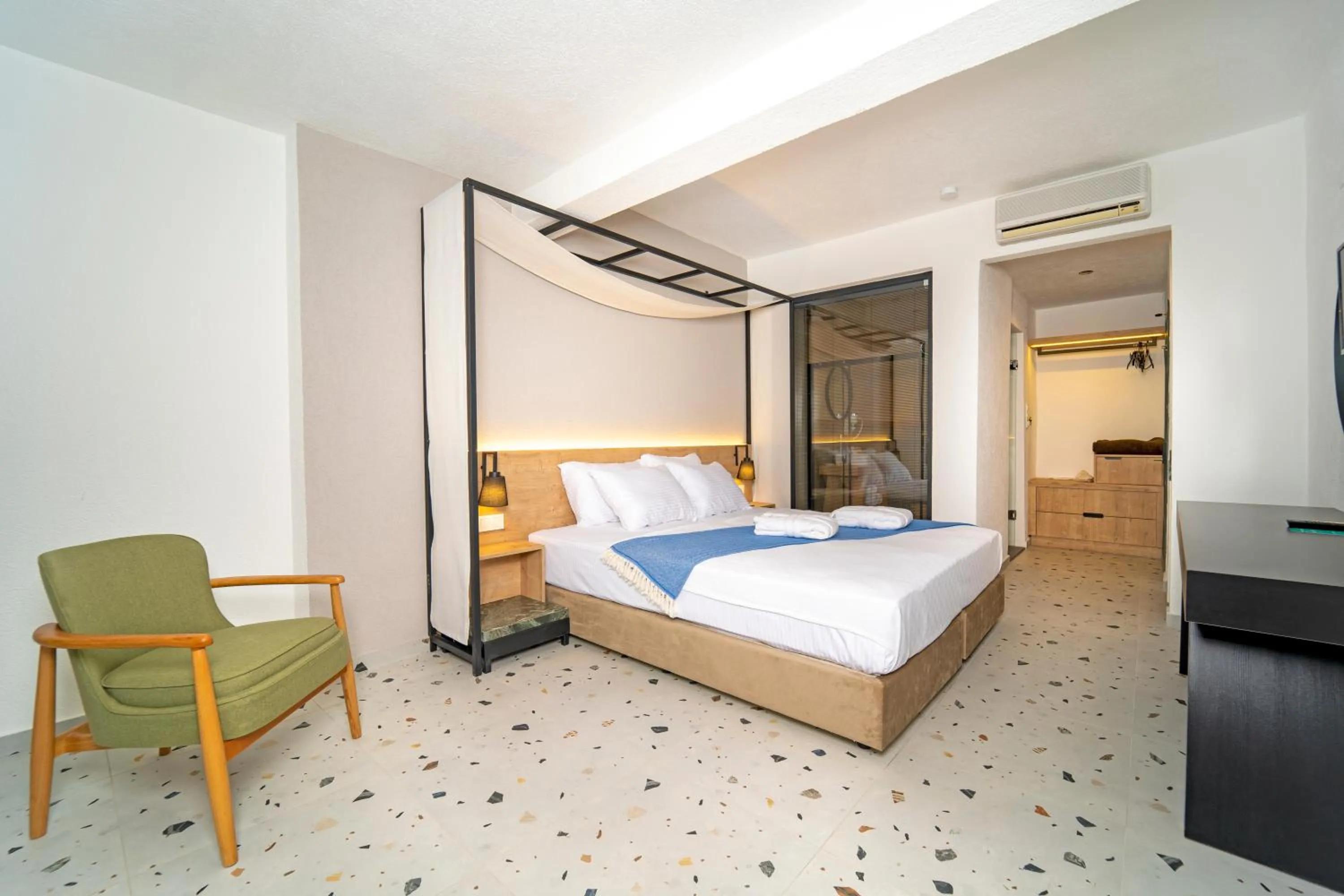 View (from property/room), Bed in Hotel Karbel Sun