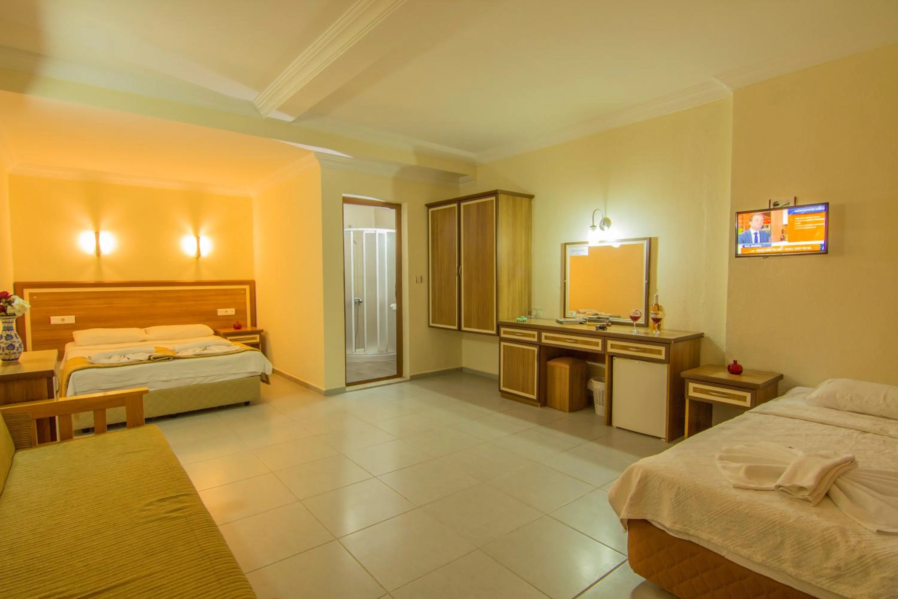 TV and multimedia, Bed in Hotel Karbel Sun