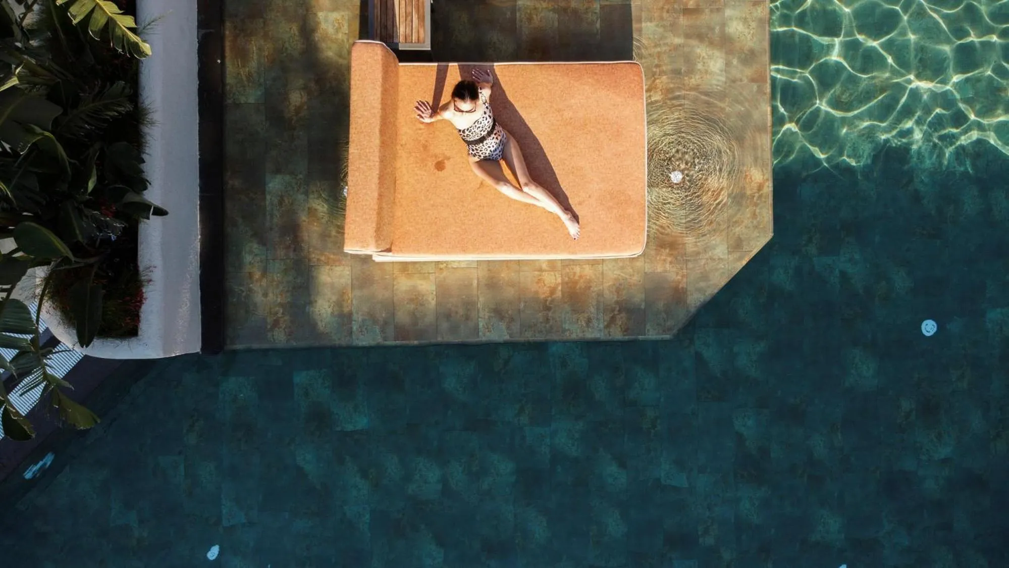 Swimming pool in Hotel Karbel Sun