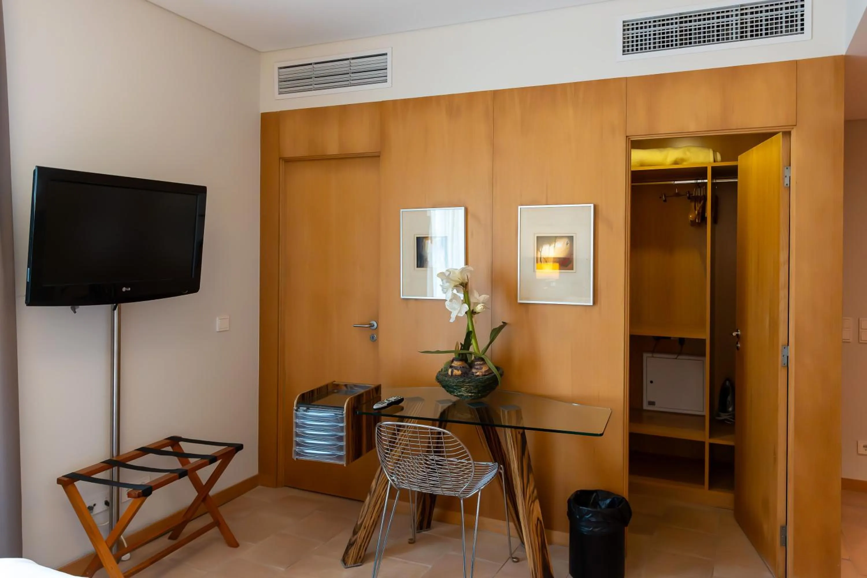 wardrobe in Bom Sucesso Resort