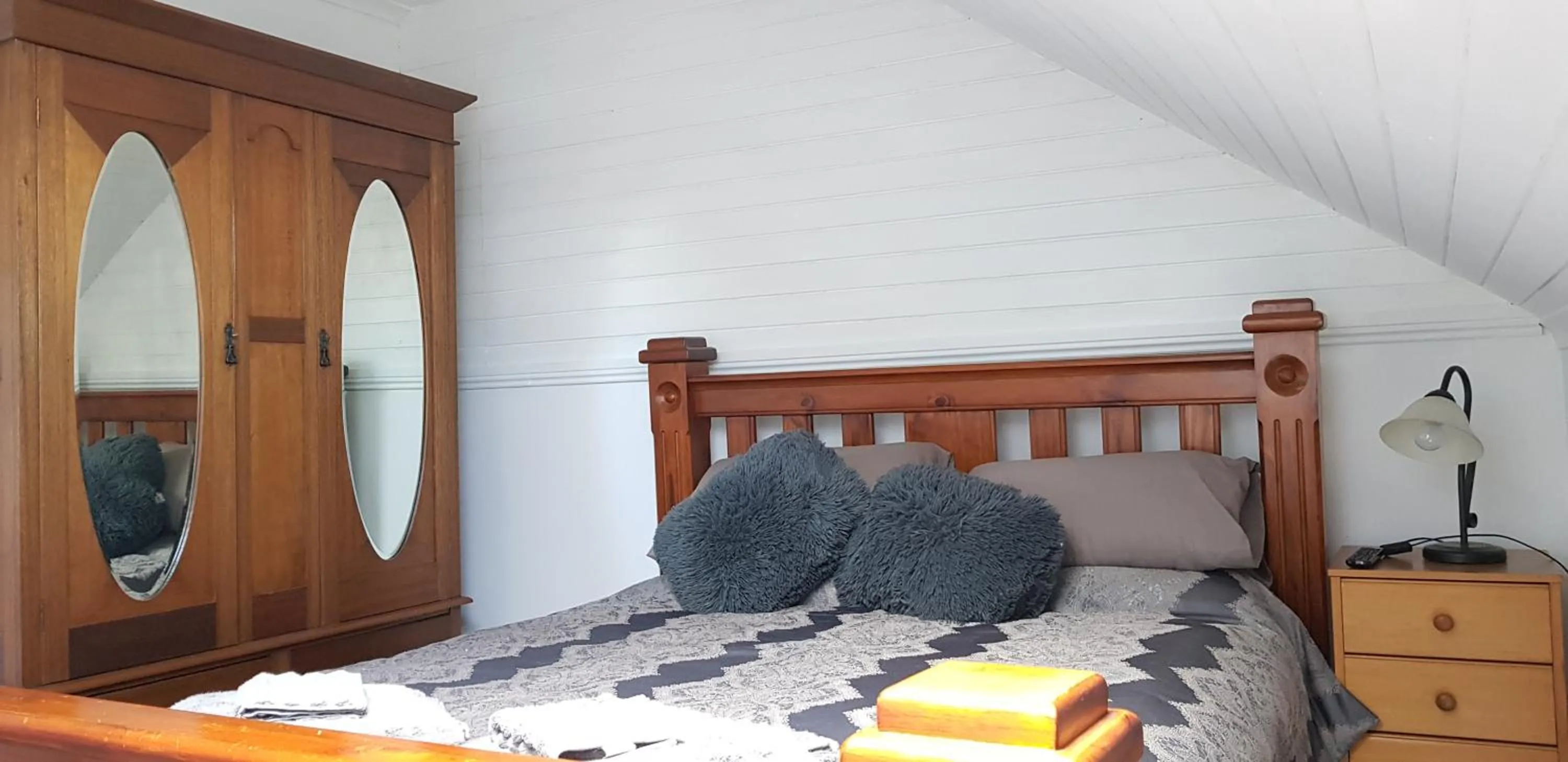 Bed in Barrington Church B&B