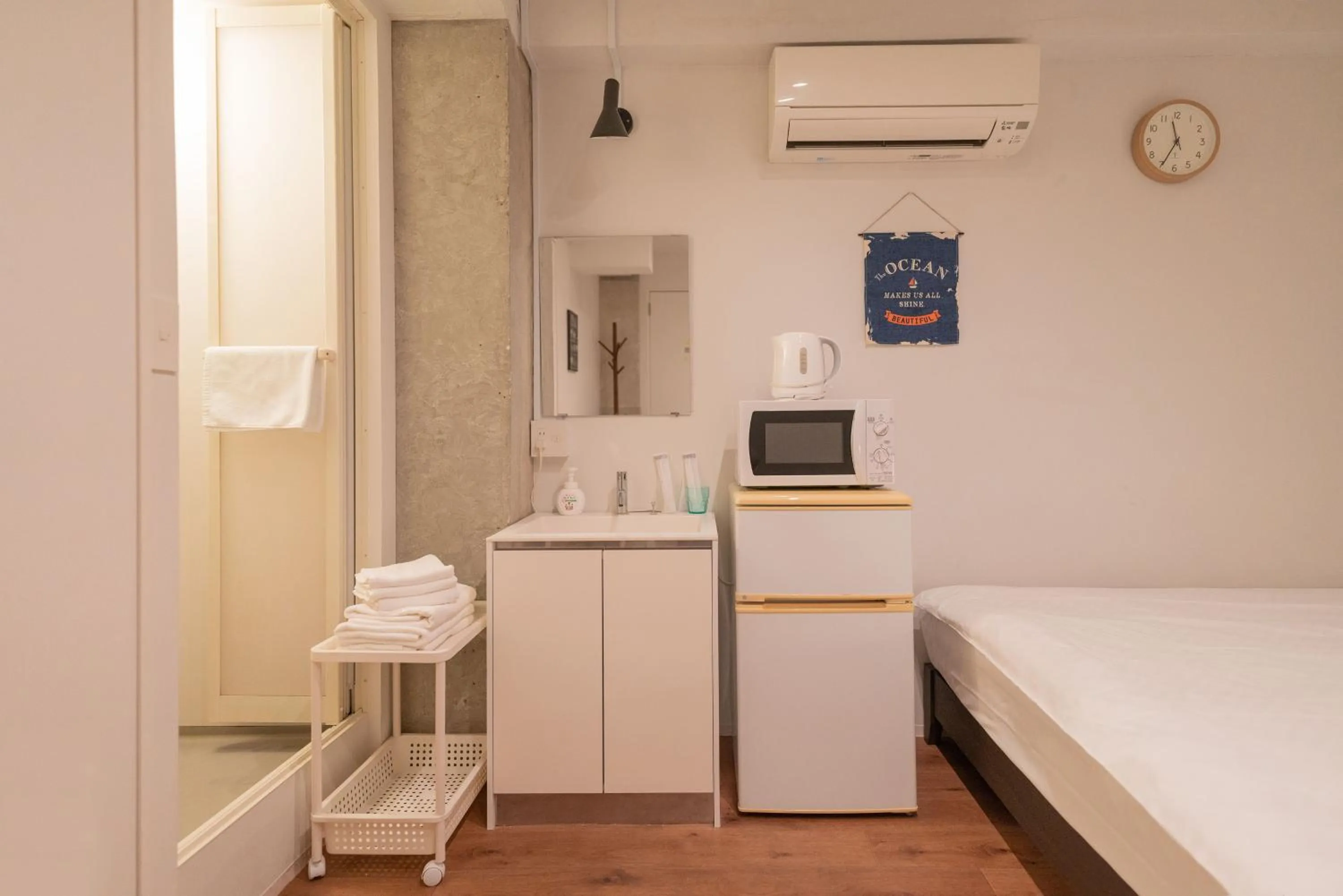 Bed in Yeah Room Namba