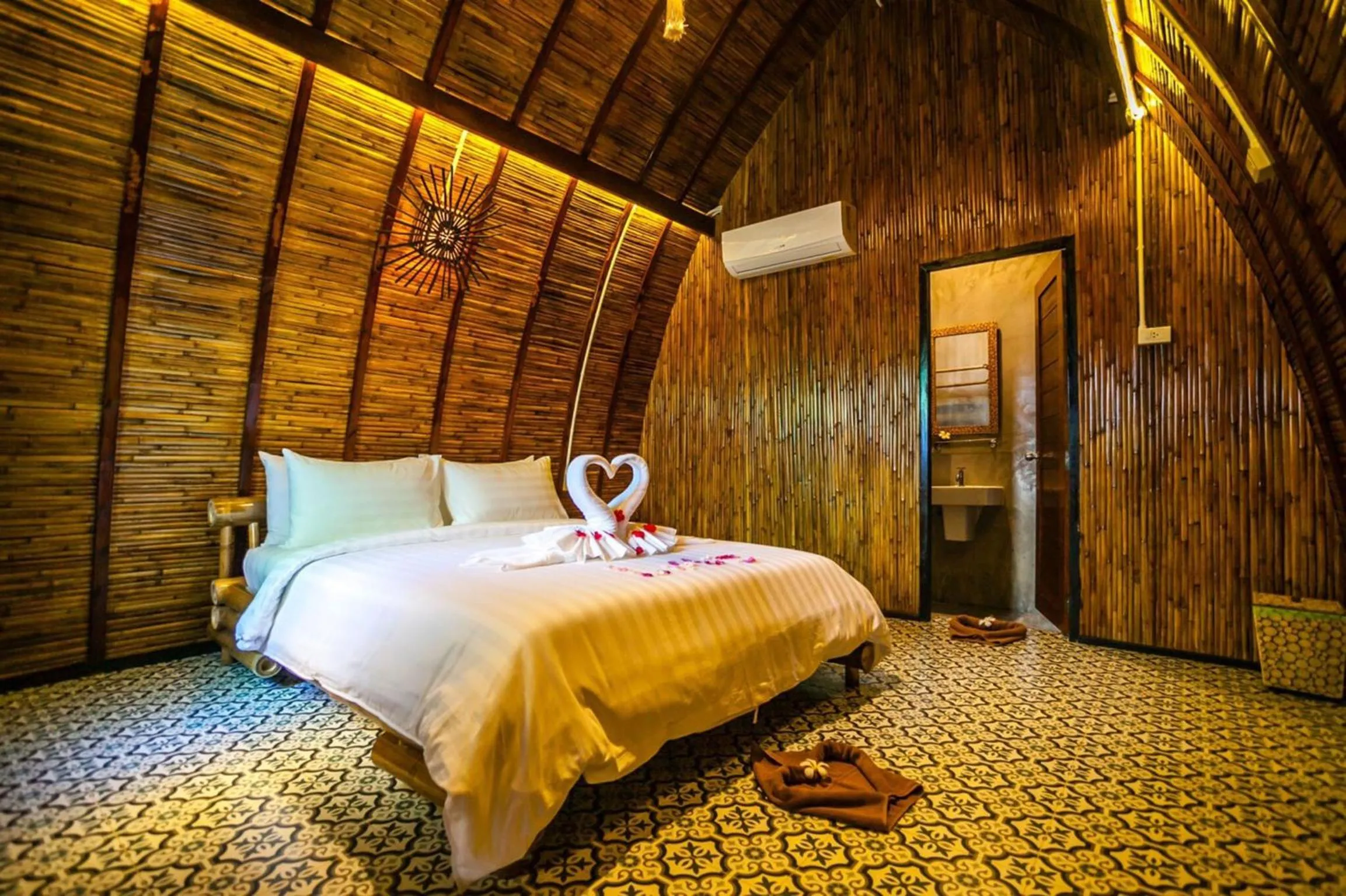 Bedroom, Bed in Cicada Lanta