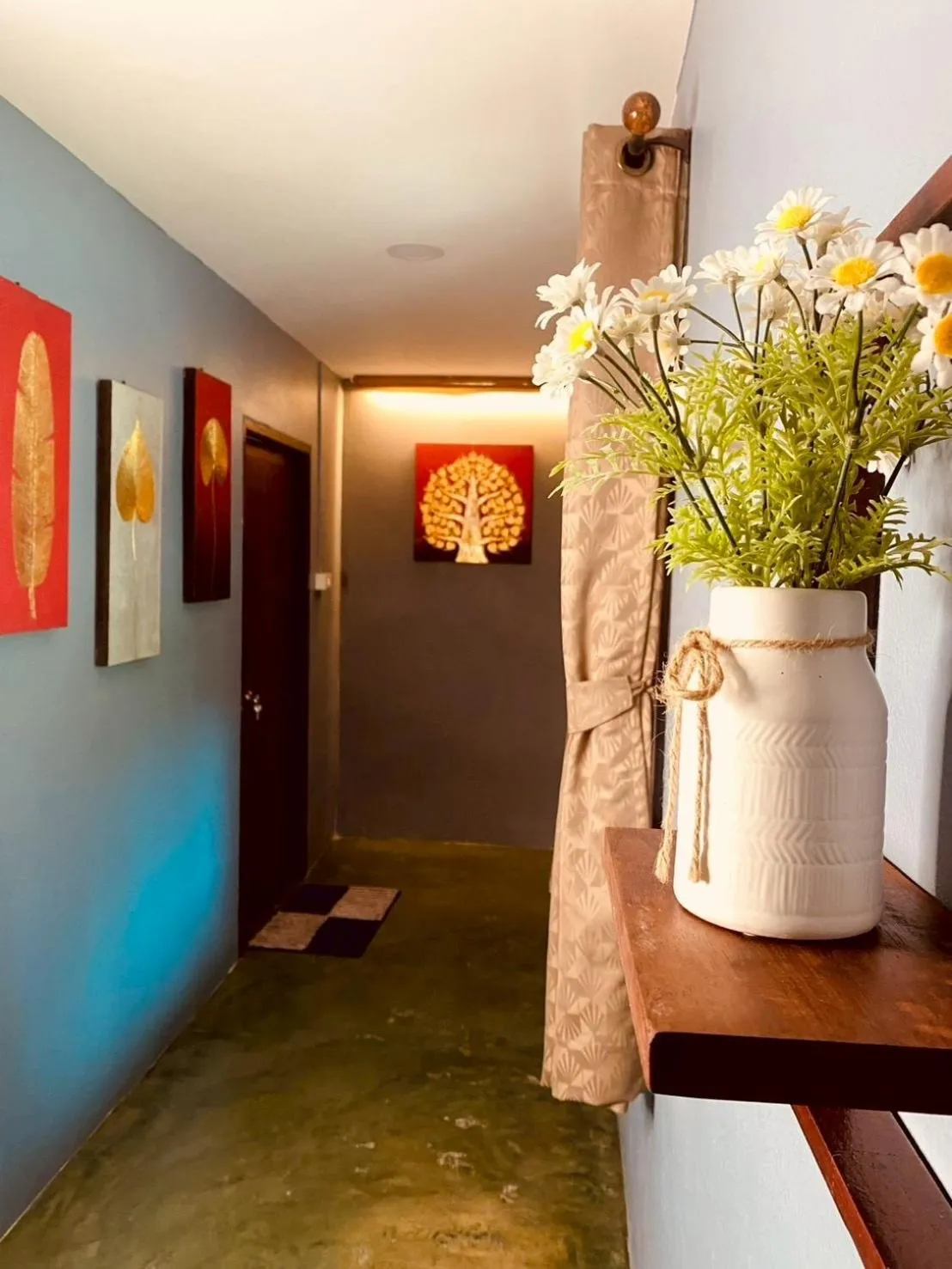 Decorative detail in Cicada Lanta