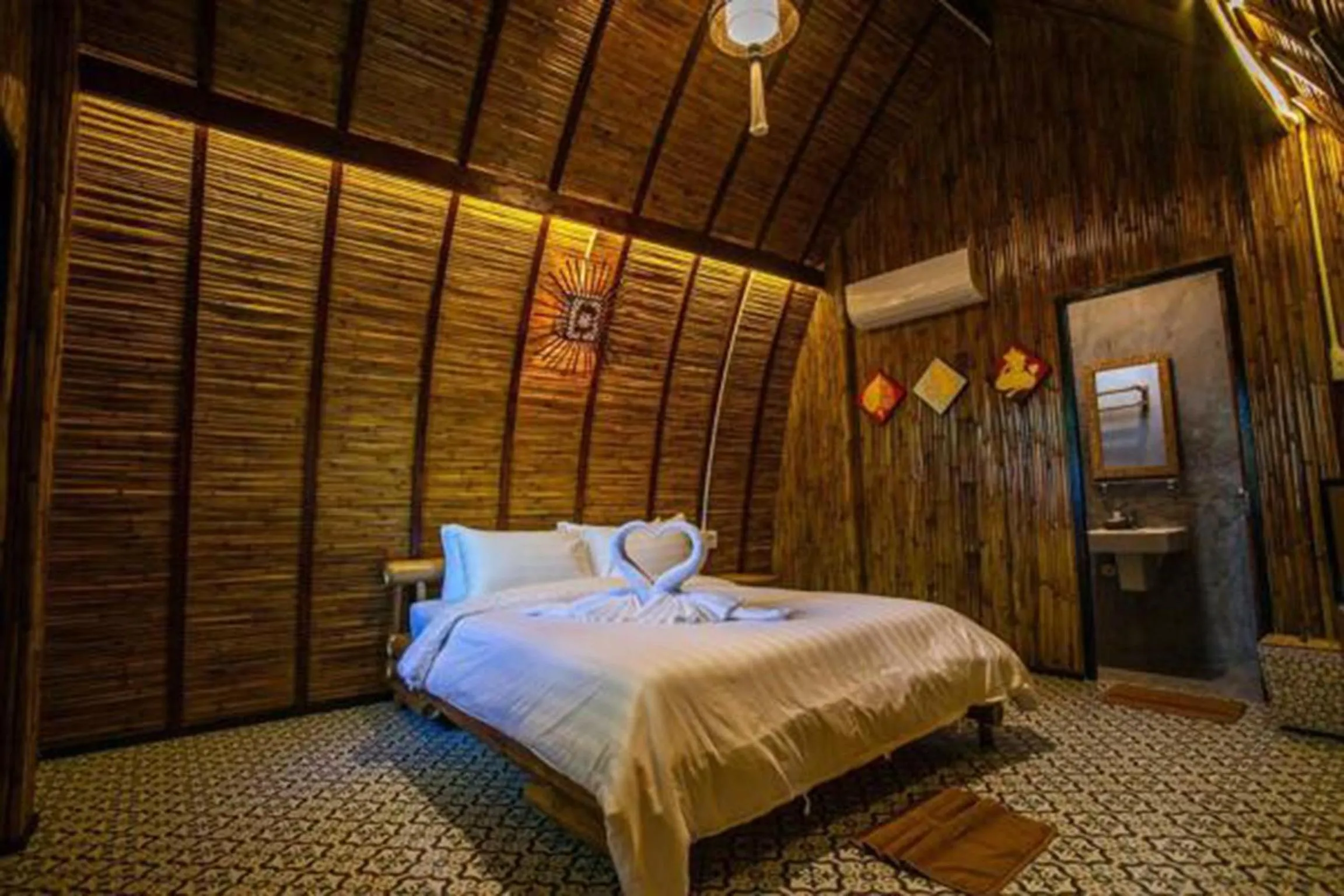 Photo of the whole room, Bed in Cicada Lanta