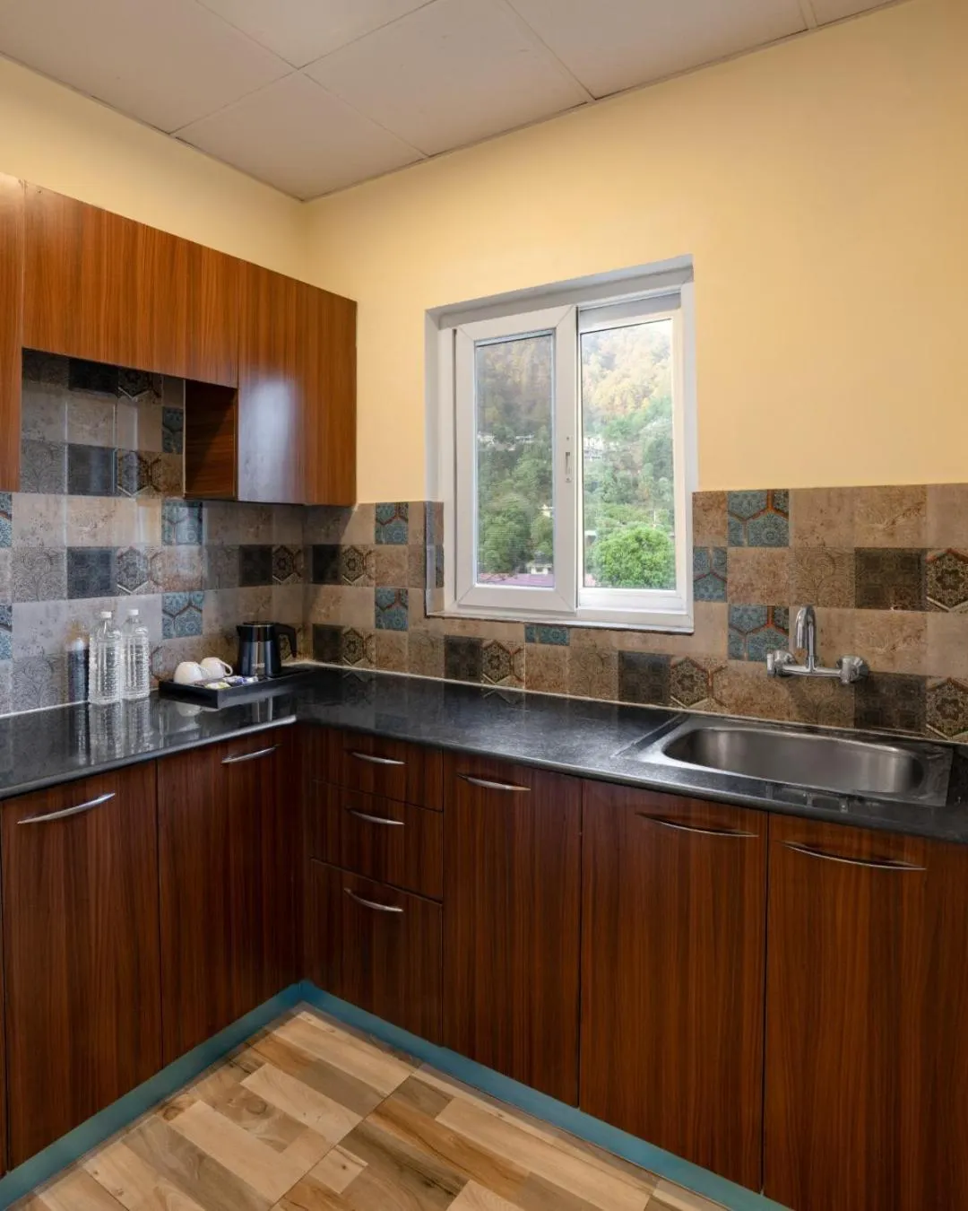 Kitchen or kitchenette in Clarks Inn Bhowali, Nainital