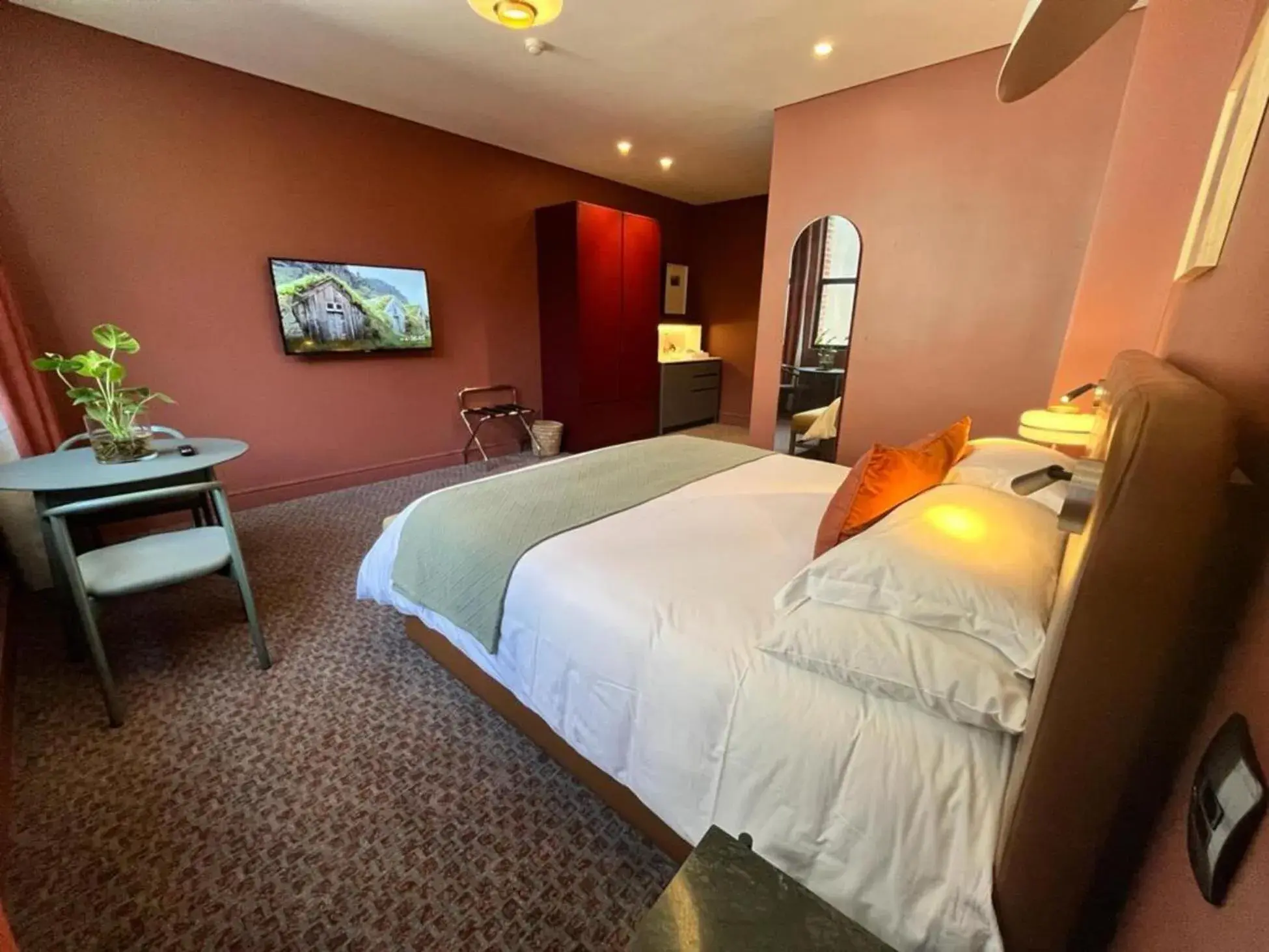 The Home Standard with Balcony - single occupancy in Home Suite Hotels Rosebank The Home Standard with Balcony - single occupancy in Home Suite Hotels Rosebank