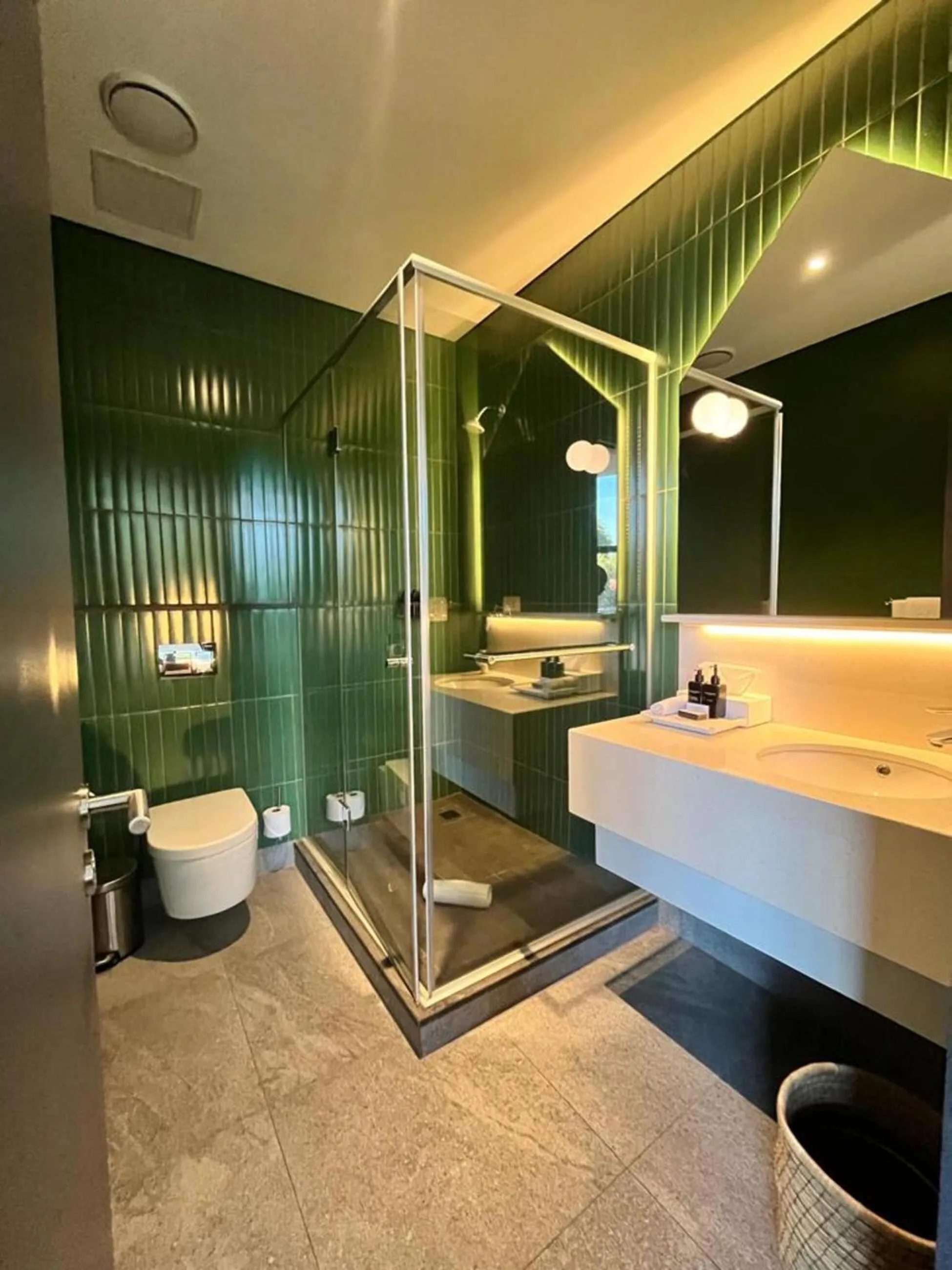 Shower in Home Suite Hotels Rosebank