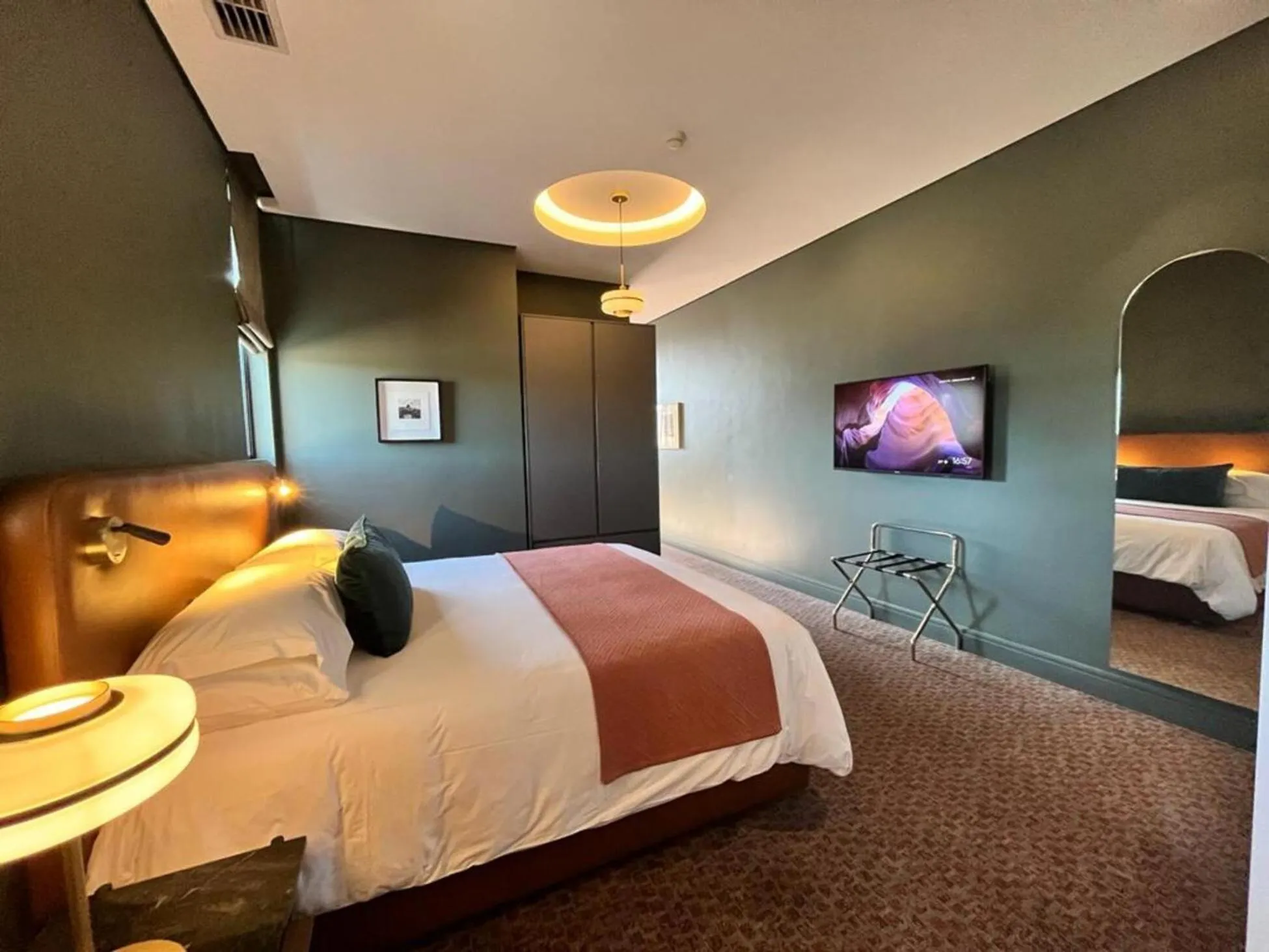 Bed in Home Suite Hotels Rosebank