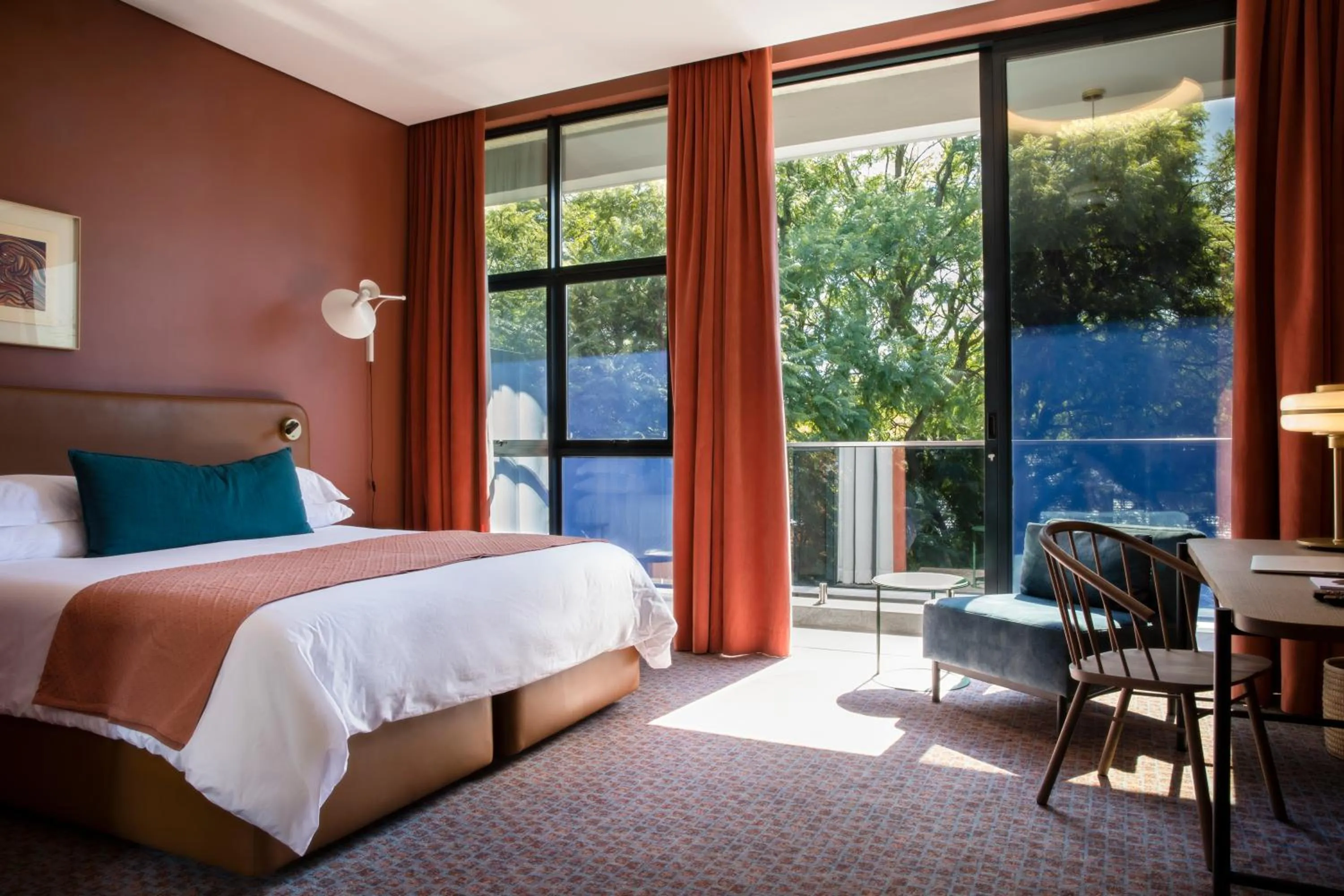 Bedroom, Bed in Home Suite Hotels Rosebank