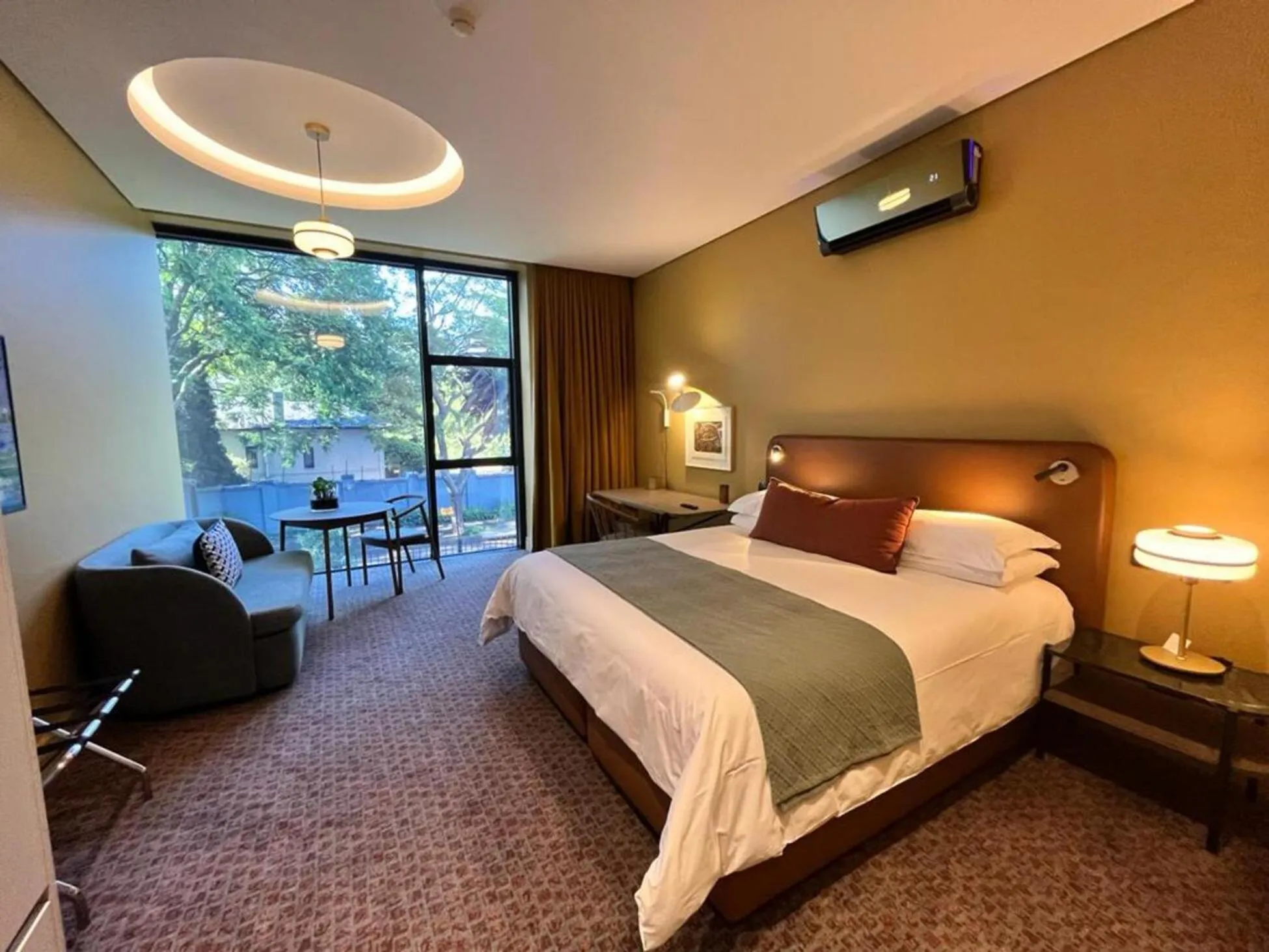 Bed in Home Suite Hotels Rosebank