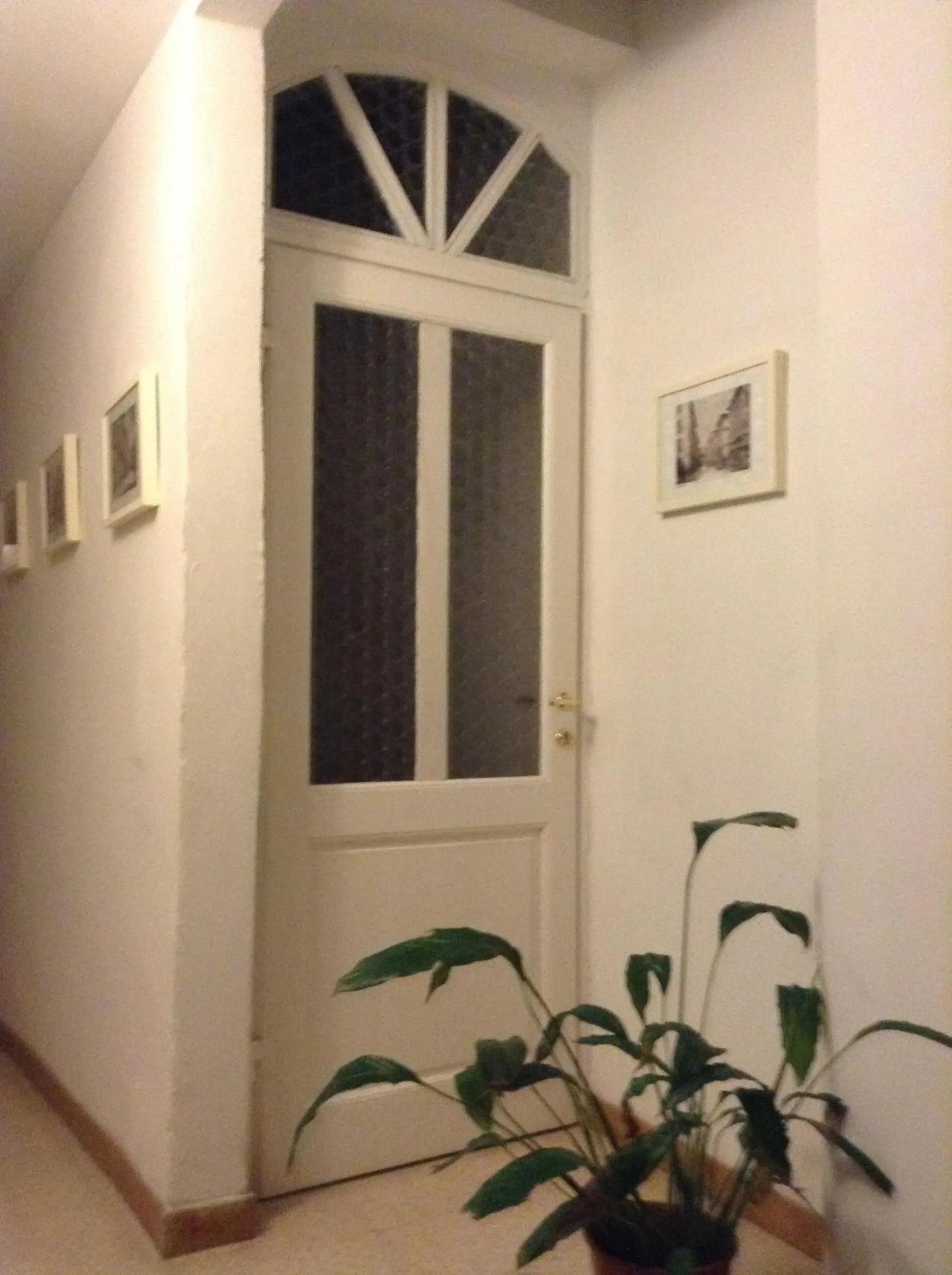 Decorative detail in Albergo Giugni