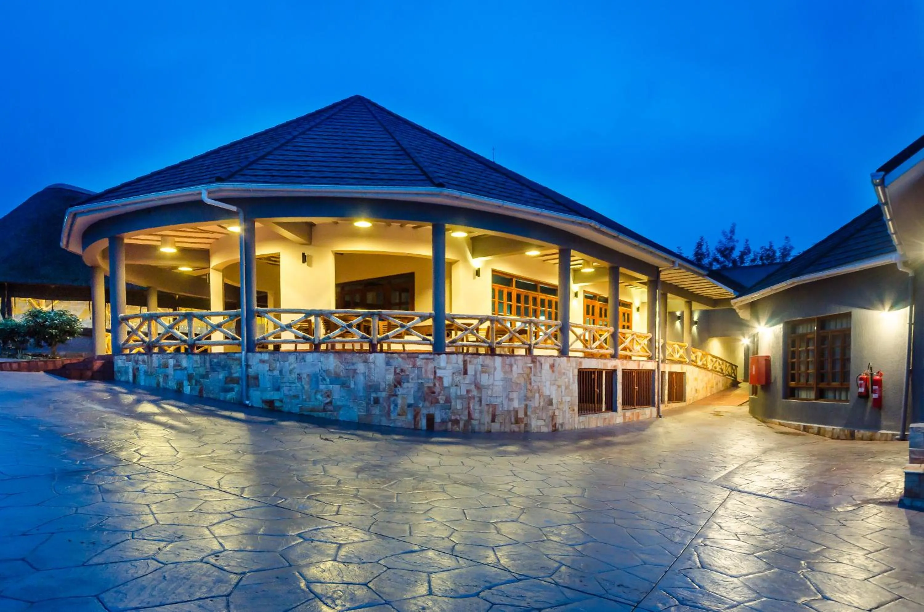 Restaurant/places to eat in Emburara Farm Lodge