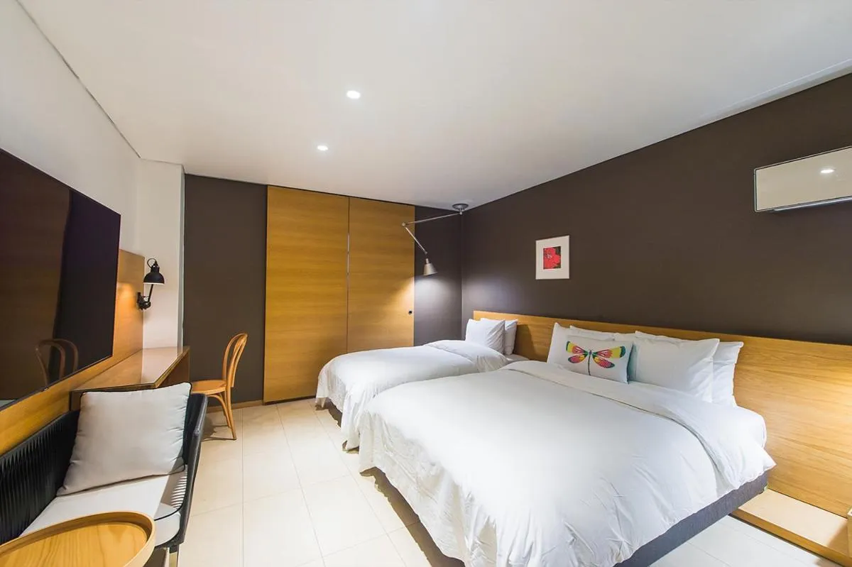 Bed in Soho Hotel Airport