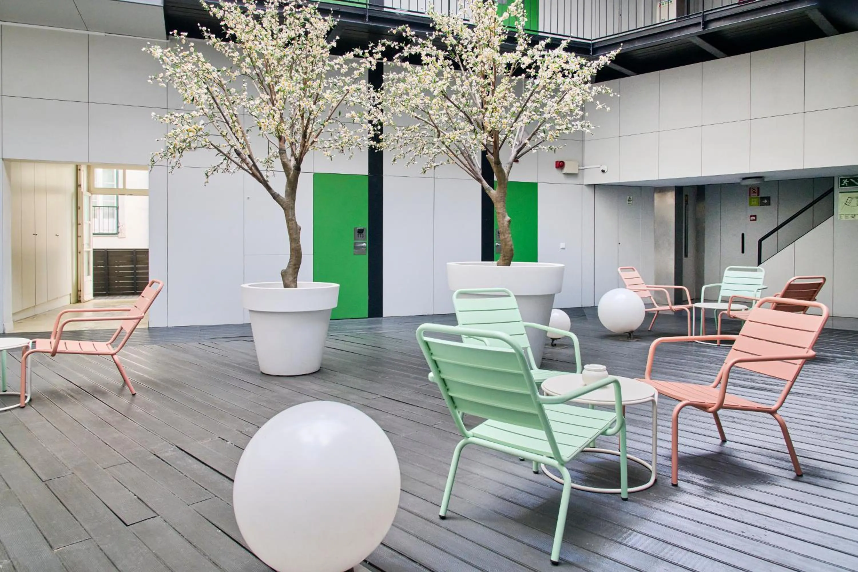 Property building in Hotel Gat Rossio