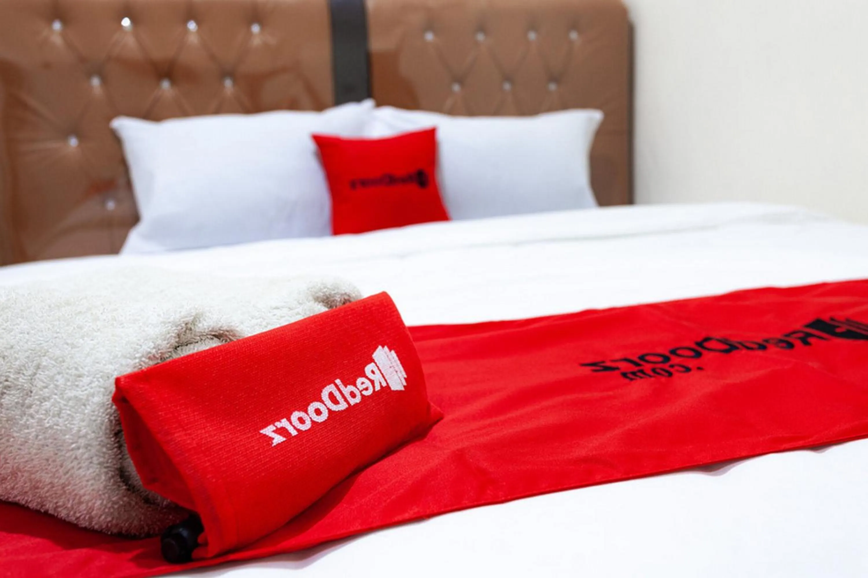 Bed in RedDoorz near Yuki Simpang Raya Mall Medan 2