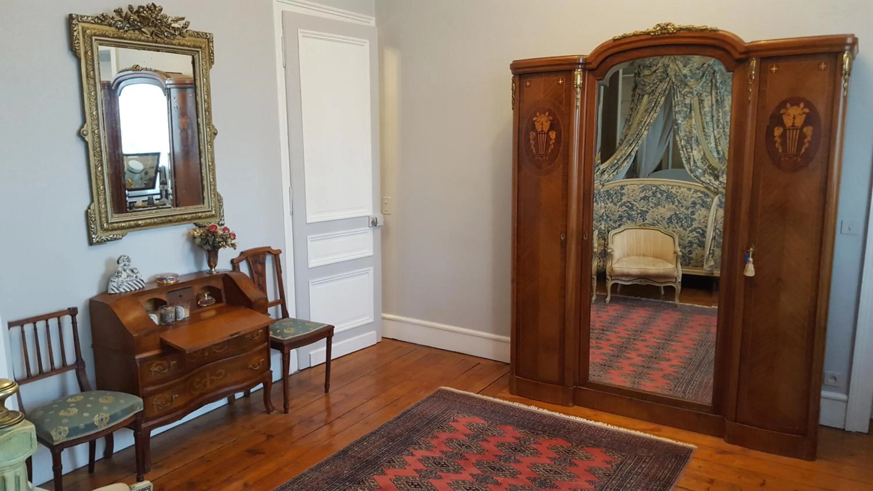 Seating area in Manoir de la Peylouse