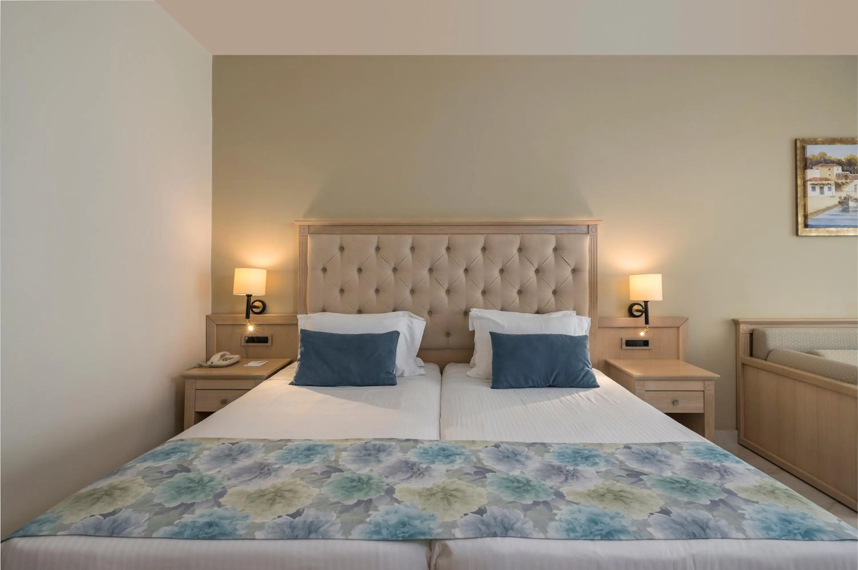 Bed in Vantaris Palace