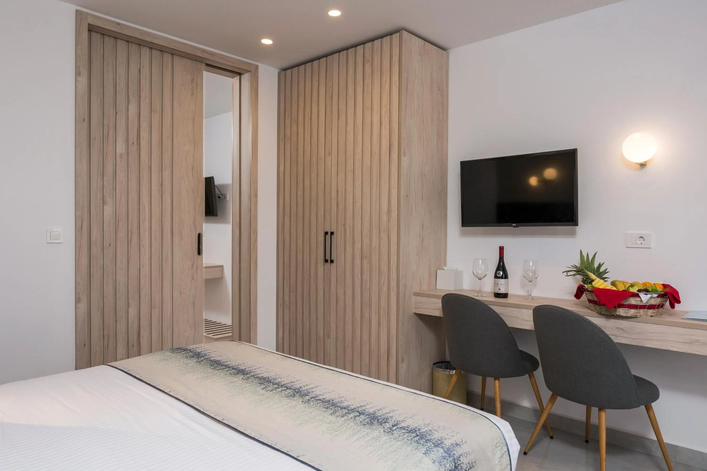 Bed in Vantaris Palace