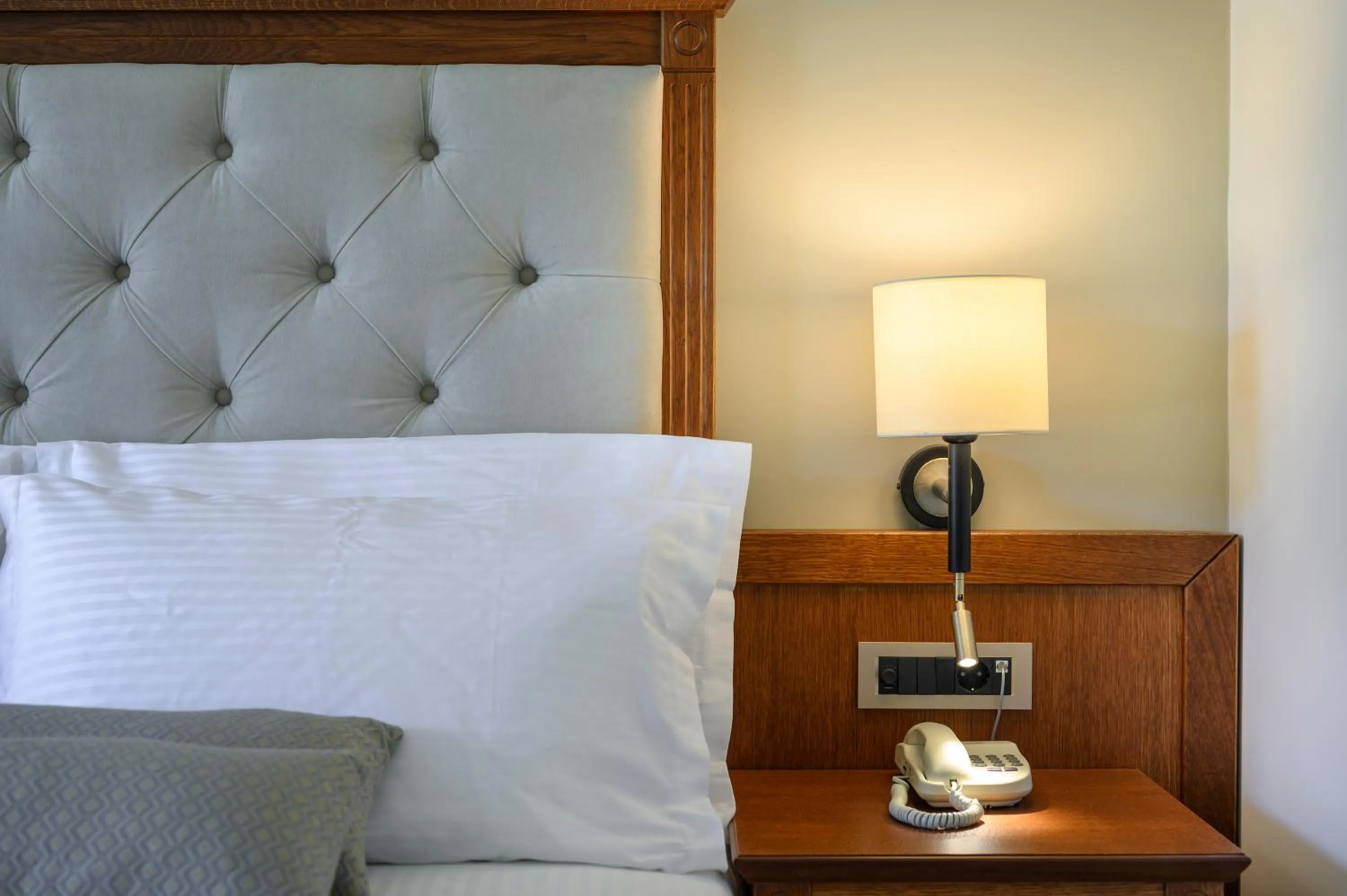 Bed in Vantaris Palace