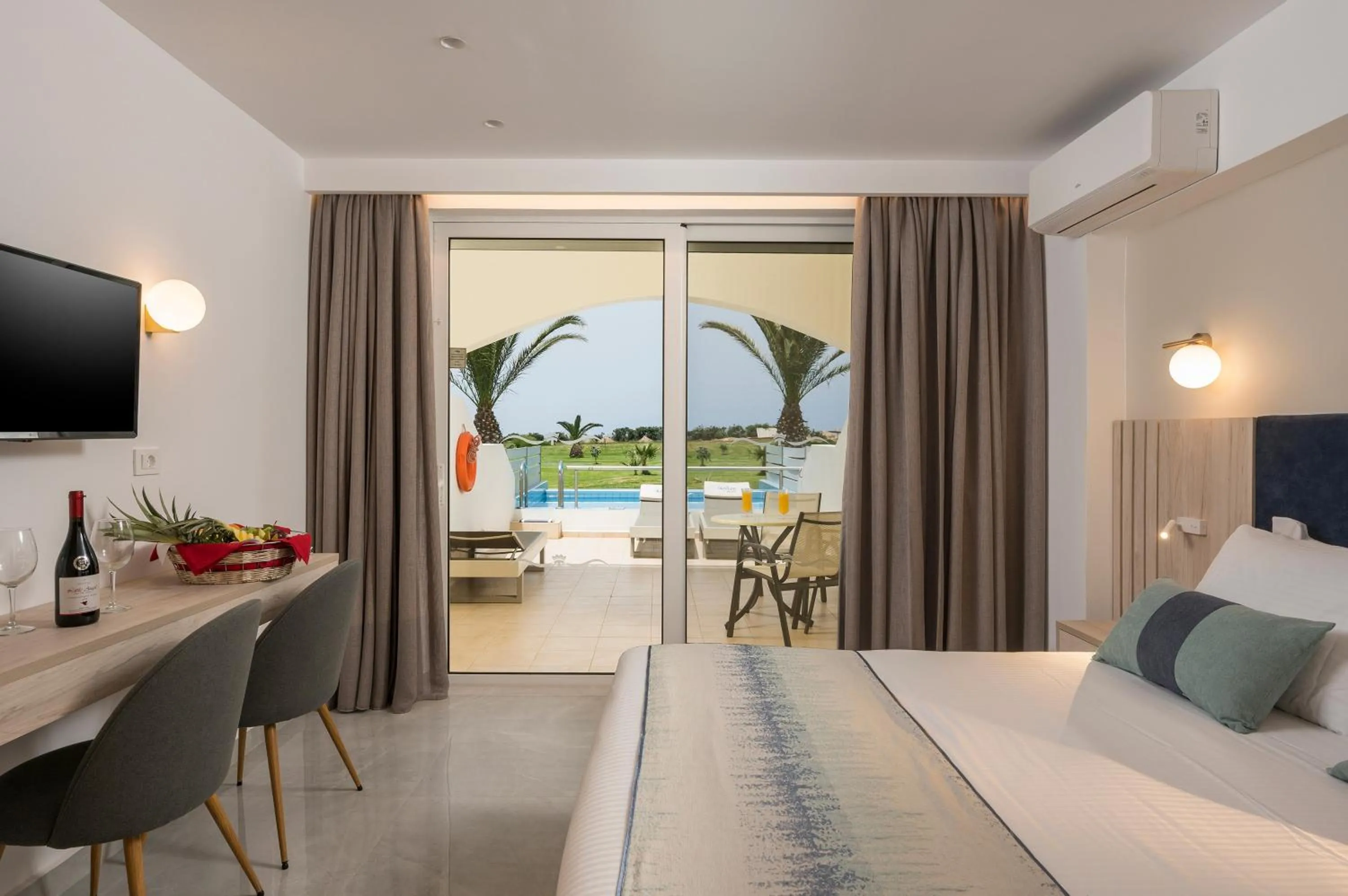 Bed in Vantaris Palace