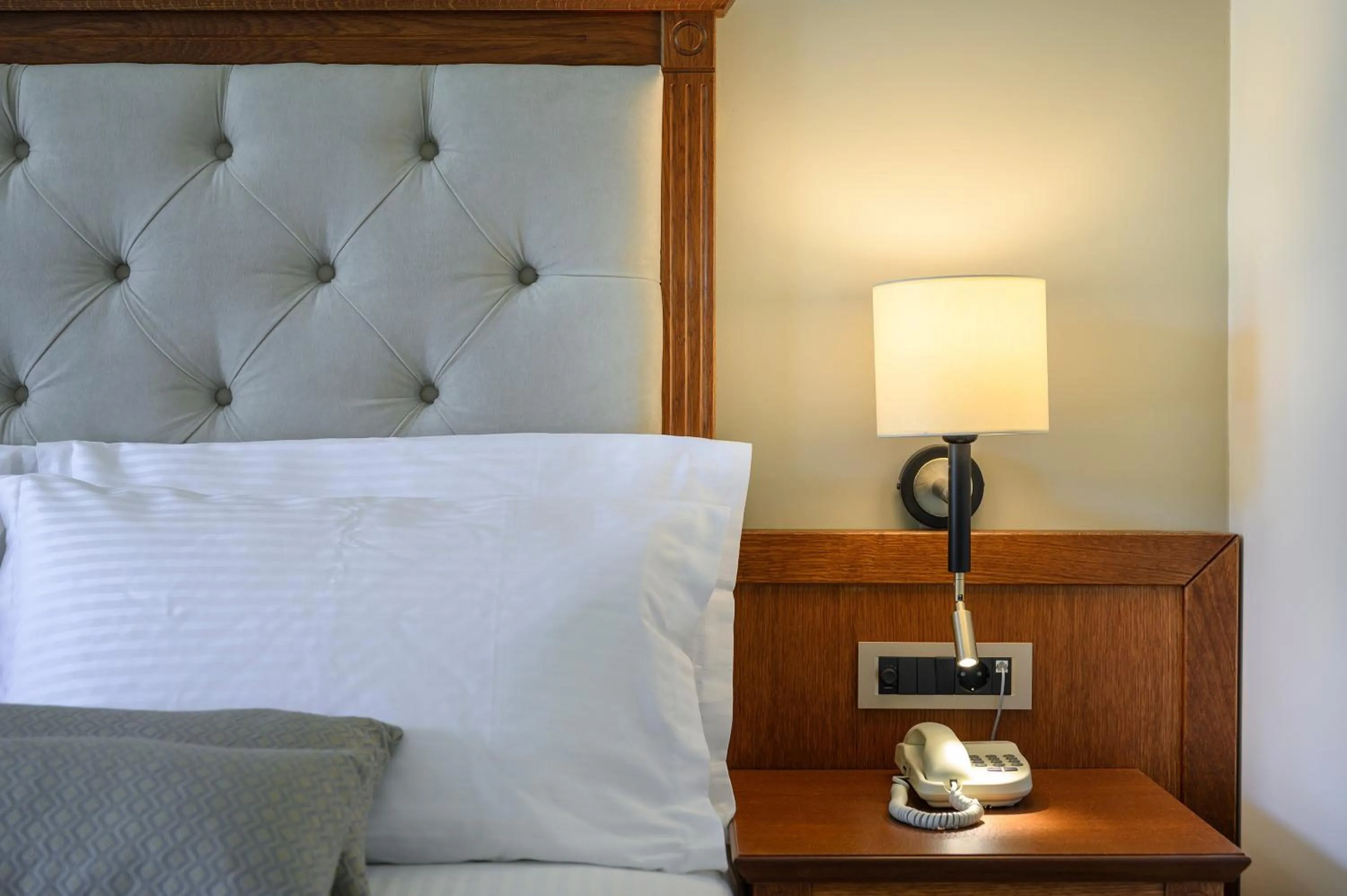 Bed in Vantaris Palace