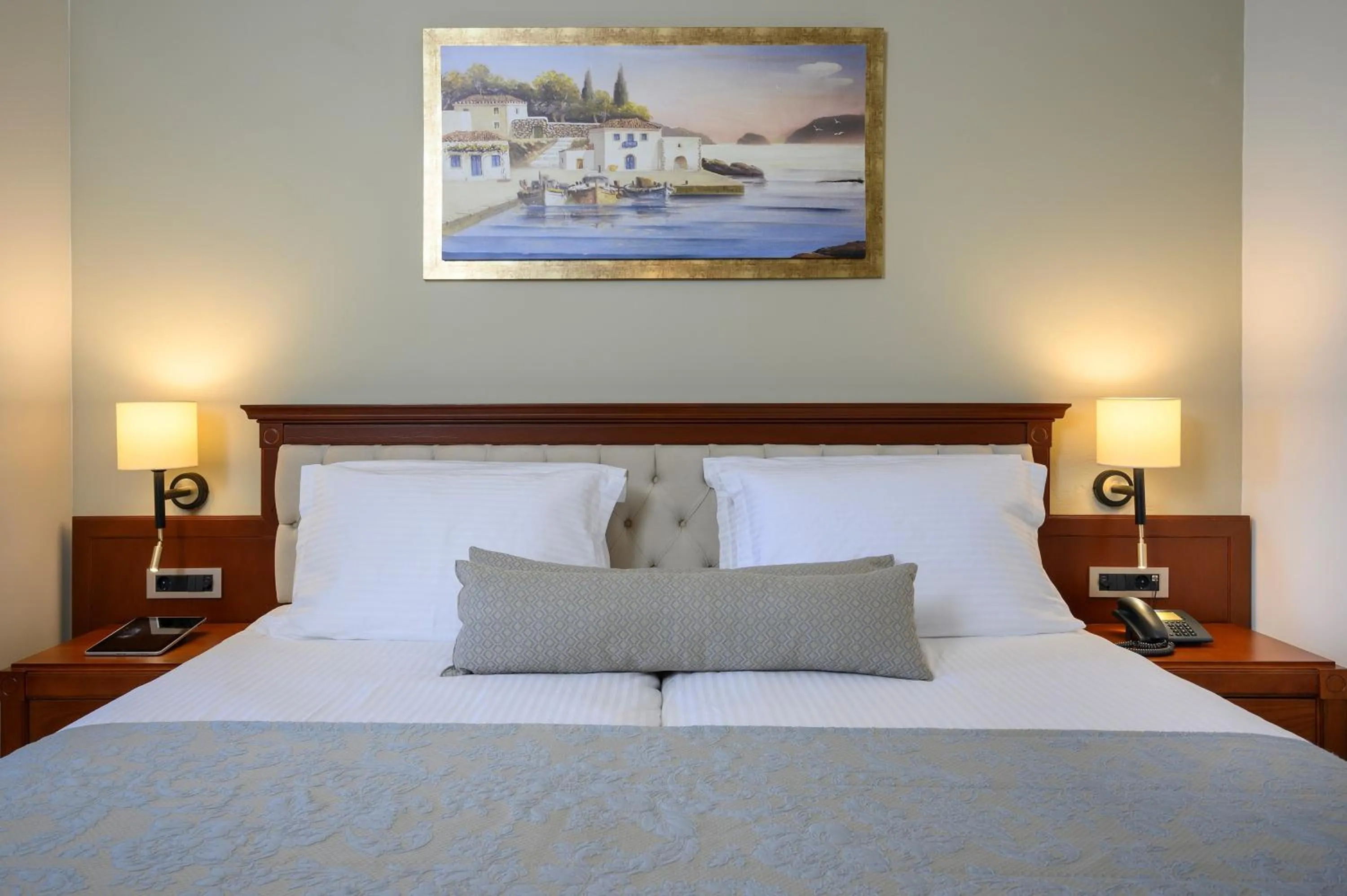 Bed in Vantaris Palace