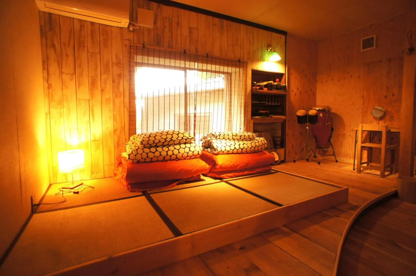 Photo of the whole room in Saku Cafe