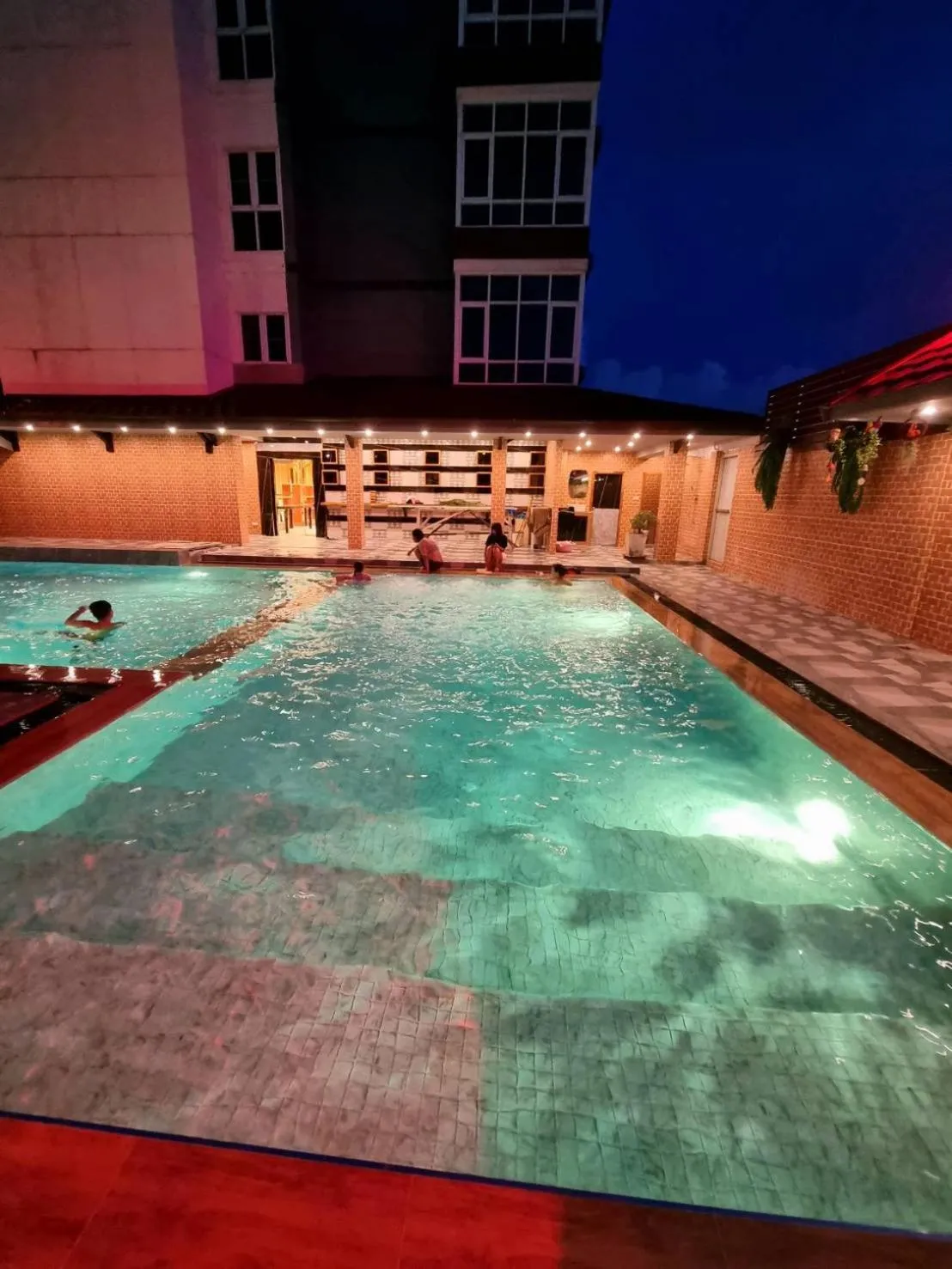 Swimming pool in Grand Parazo Hotel Suvarnbhumi Airport