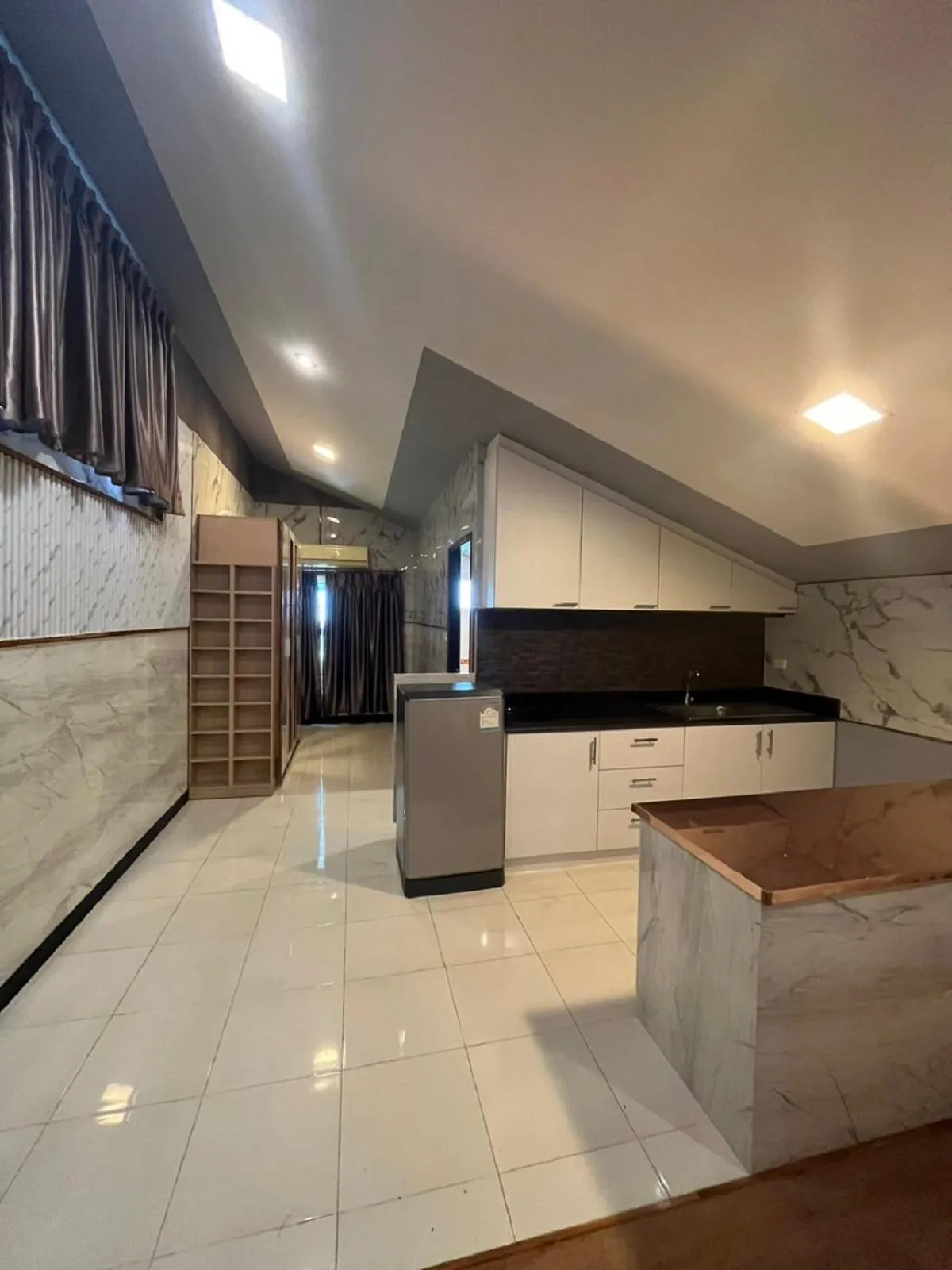 Kitchen or kitchenette in Grand Parazo Hotel Suvarnbhumi Airport