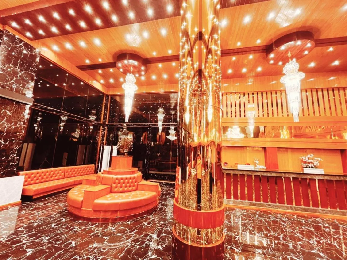 Lobby or reception in Grand Parazo Hotel Suvarnbhumi Airport